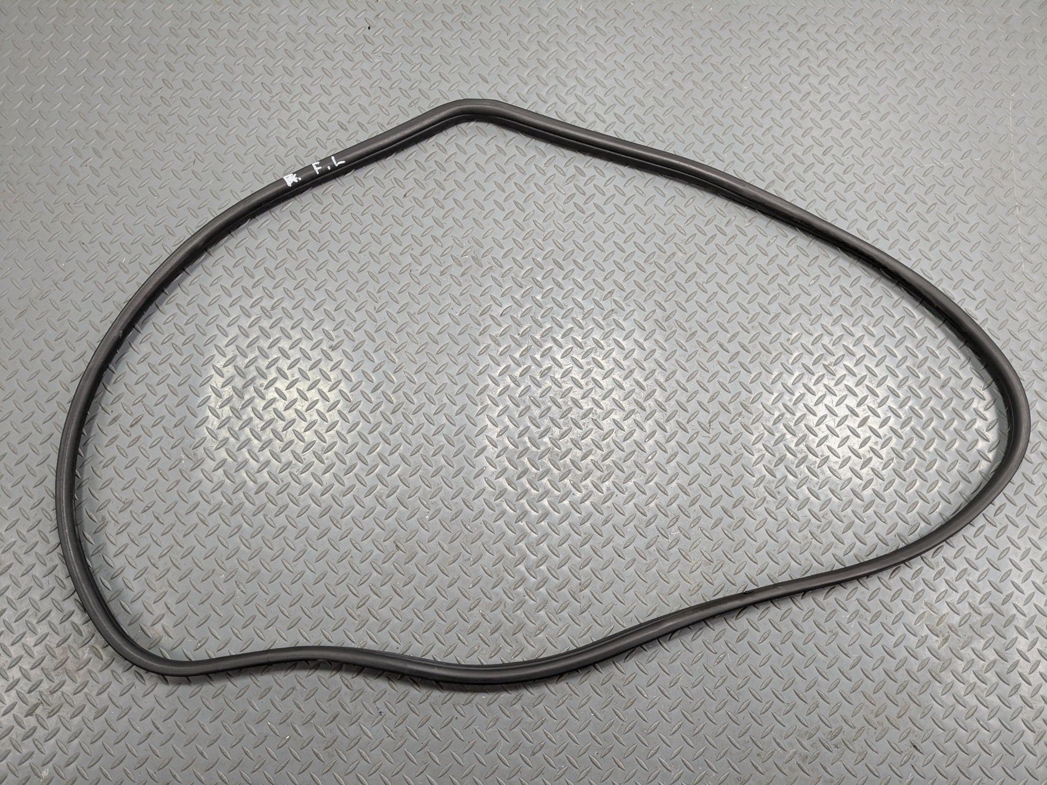 04 - 06 OEM ACURA TL FRONT LEFT DRIVER SIDE DOOR SEAL WEATHER STRIPPING RUBBER