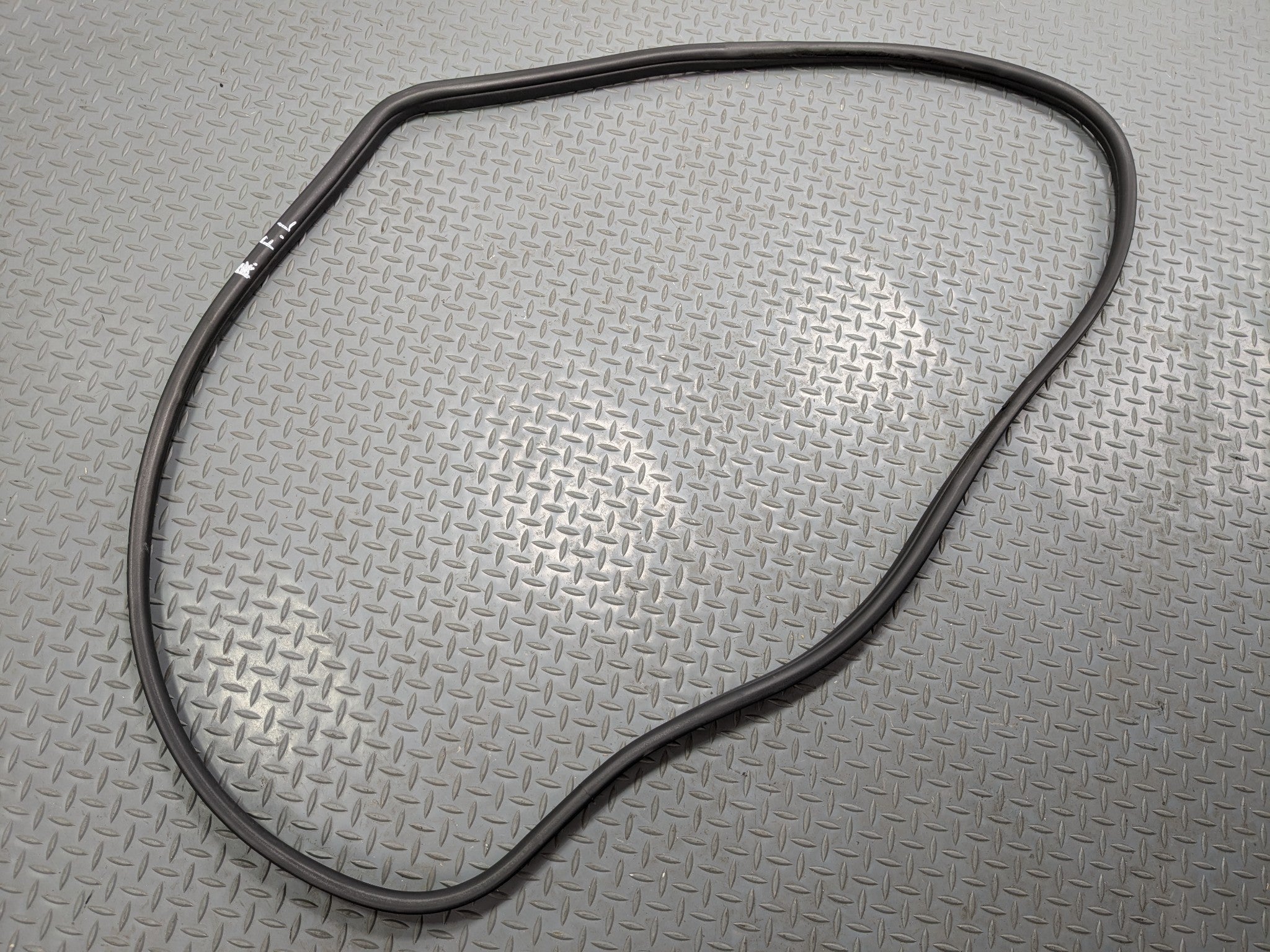 04 - 06 OEM ACURA TL FRONT LEFT DRIVER SIDE DOOR SEAL WEATHER STRIPPING RUBBER