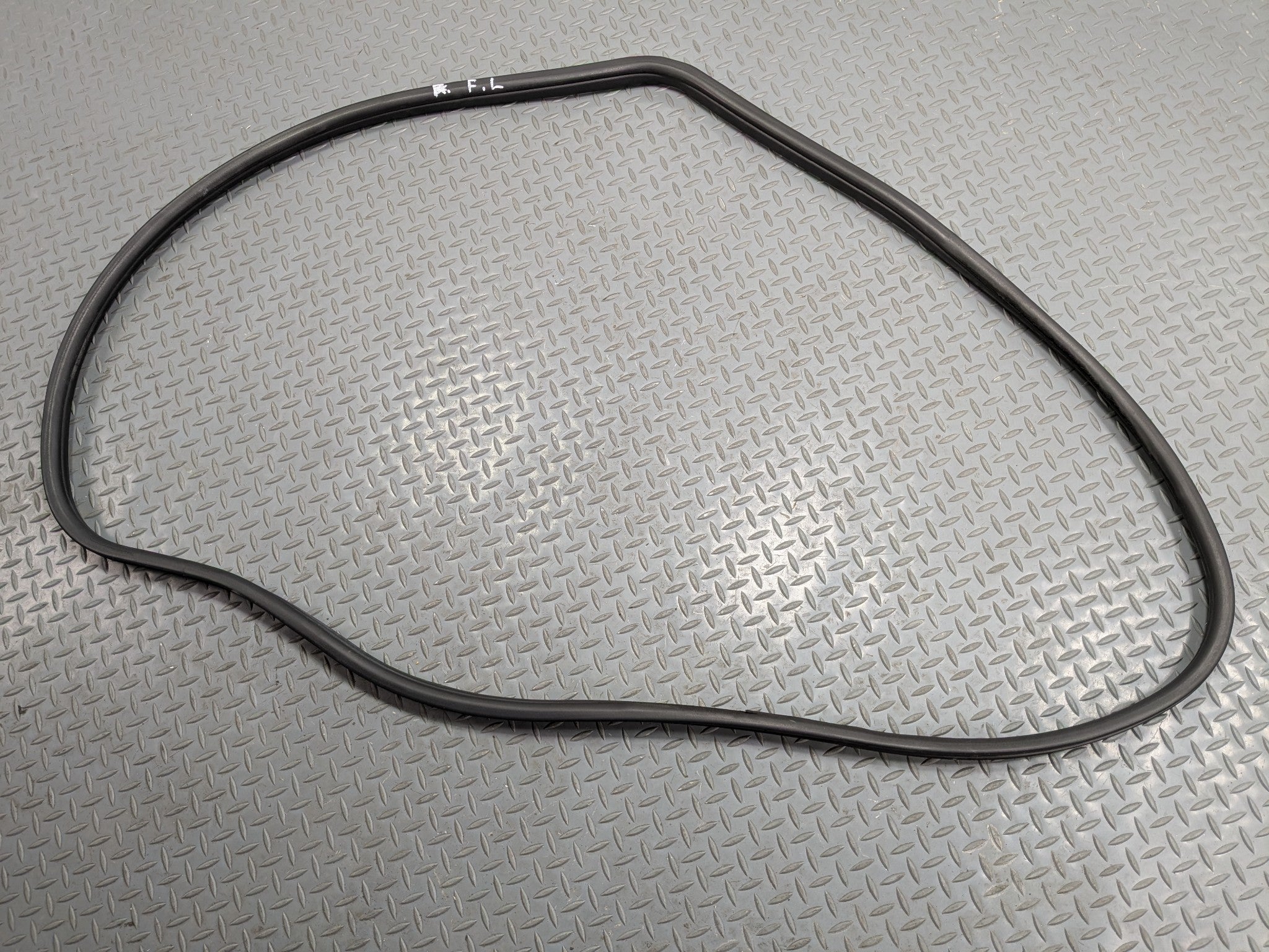 04 - 06 OEM ACURA TL FRONT LEFT DRIVER SIDE DOOR SEAL WEATHER STRIPPING RUBBER