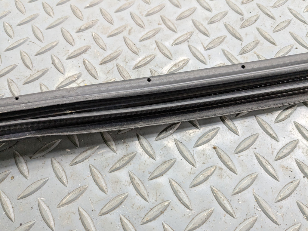 04 - 06 OEM ACURA TL FRONT LEFT DRIVER SIDE DOOR SEAL WEATHER STRIPPING RUBBER