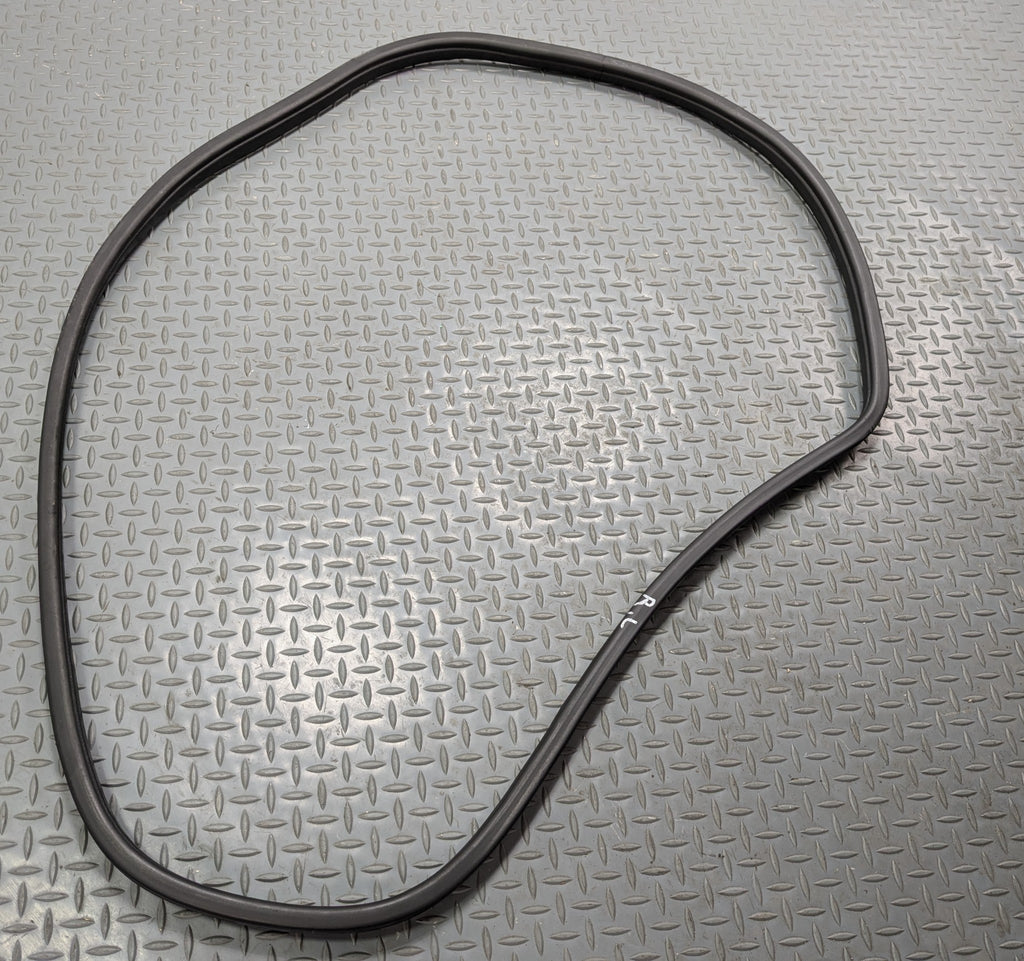 04 - 06 OEM ACURA TL REAR LEFT DRIVER SIDE DOOR SEAL WEATHER STRIPPING RUBBER