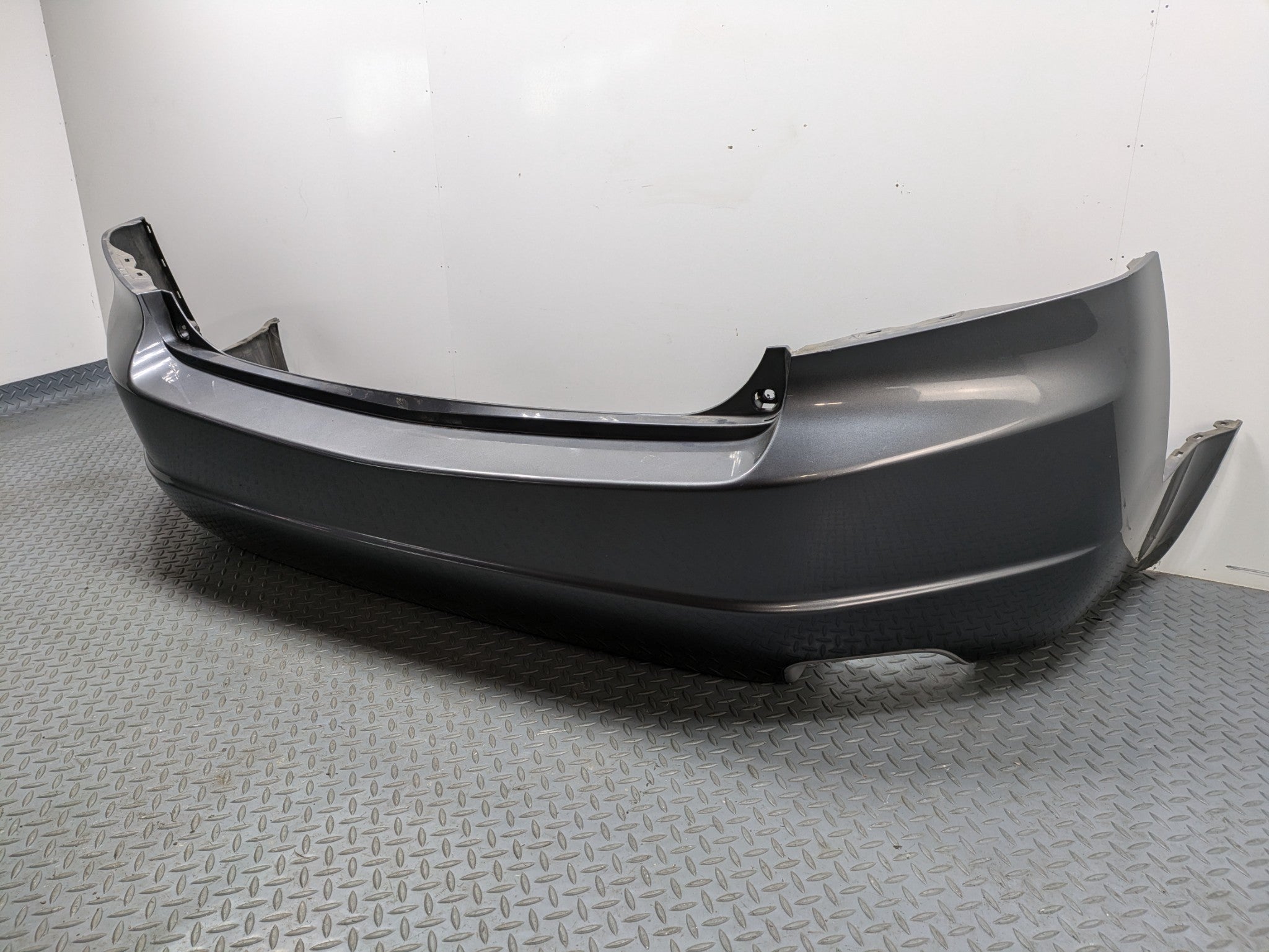 2004 - 2006 OEM ACURA TL REAR BUMPER COVER PANEL ASSEMBLY METALLIC GREY