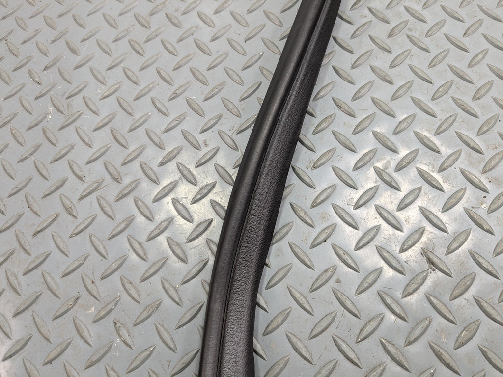 04 - 06 OEM ACURA TL REAR LEFT DRIVER SIDE DOOR SEAL WEATHER STRIPPING RUBBER