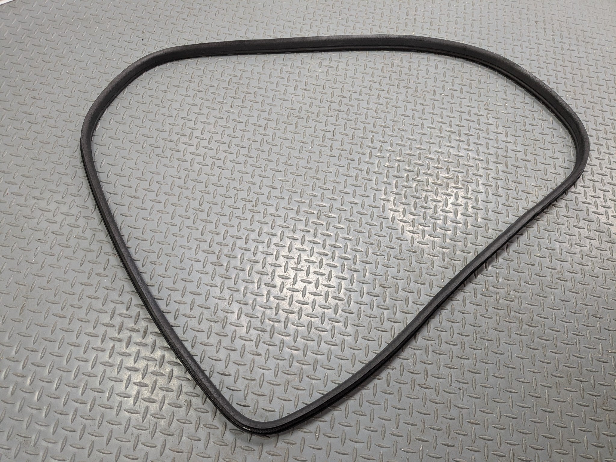 2004 - 2006 OEM ACURA TL REAR RIGHT SIDE DOOR SEAL WEATHER STRIPPING RUBBER
