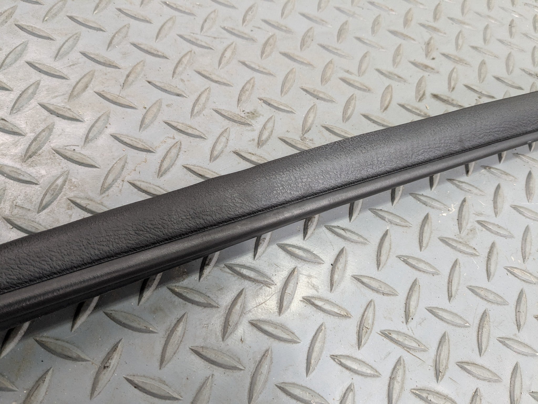 2004 - 2006 OEM ACURA TL REAR RIGHT SIDE DOOR SEAL WEATHER STRIPPING RUBBER