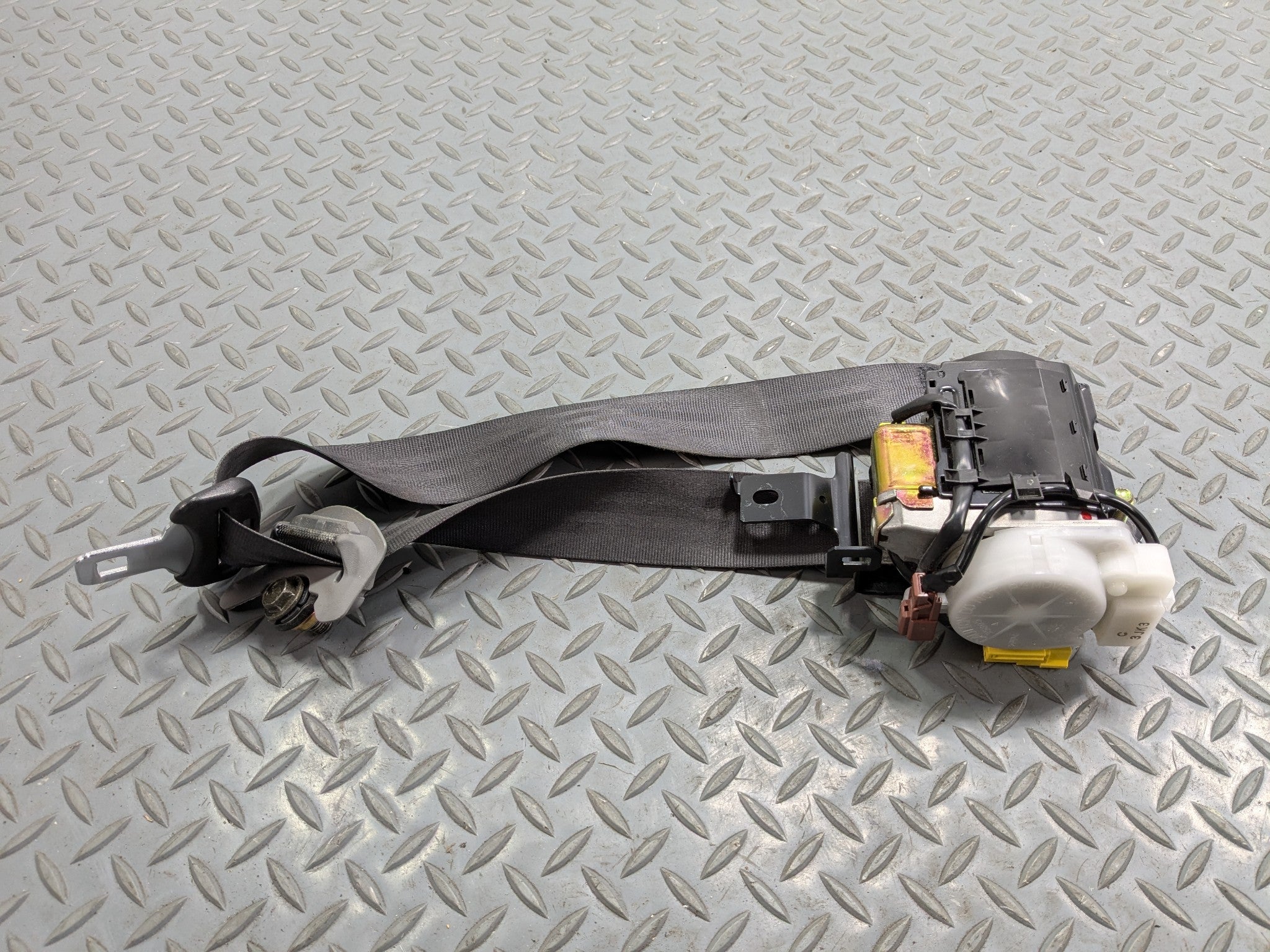 2004 - 2006 OEM ACURA TL FRONT LEFT DRIVER SIDE SEAT BELT RETRACTOR ASSEMBLY