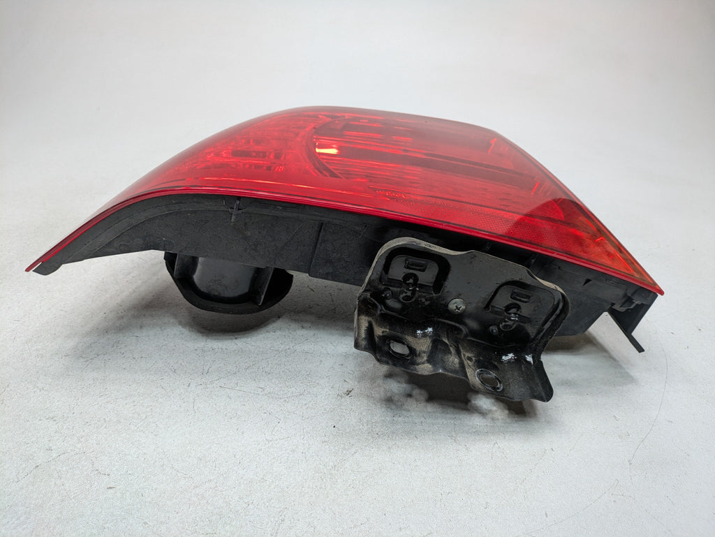 2004 - 2006 OEM ACURA TL REAR LEFT DRIVER SIDE OUTER TAIL LIGHT ASSEMBLY