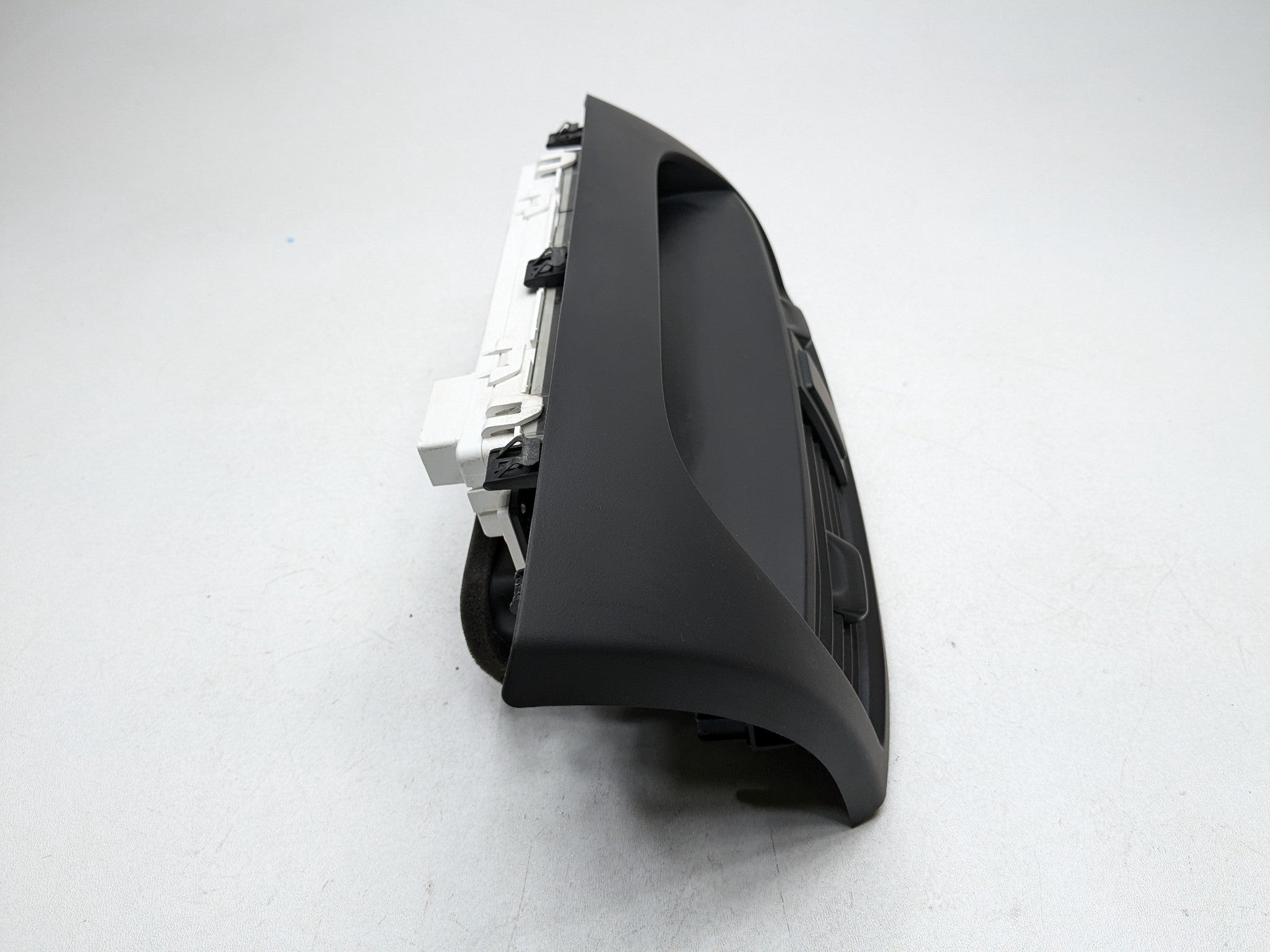 2004 - 2006 OEM ACURA TL DASH AIR VENT BEZEL WITH CLOCK DISPLAY HAZARD SWITCH
