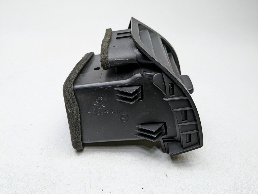 04 - 06 OEM ACURA TL FRONT RIGHT PASSENGER SIDE DASH AIR CONDITIONER HEATER VENT