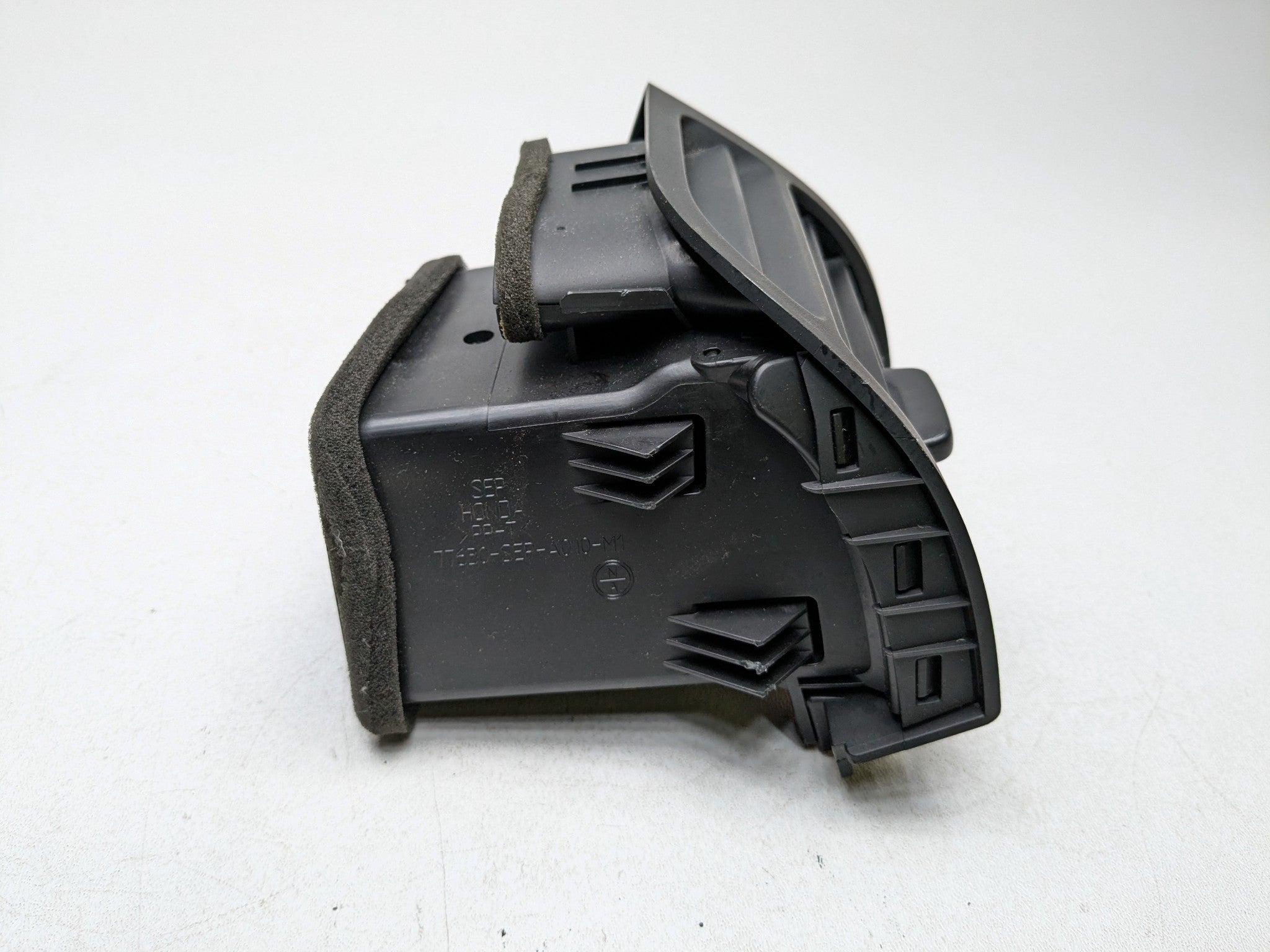 04 - 06 OEM ACURA TL FRONT RIGHT PASSENGER SIDE DASH AIR CONDITIONER HEATER VENT