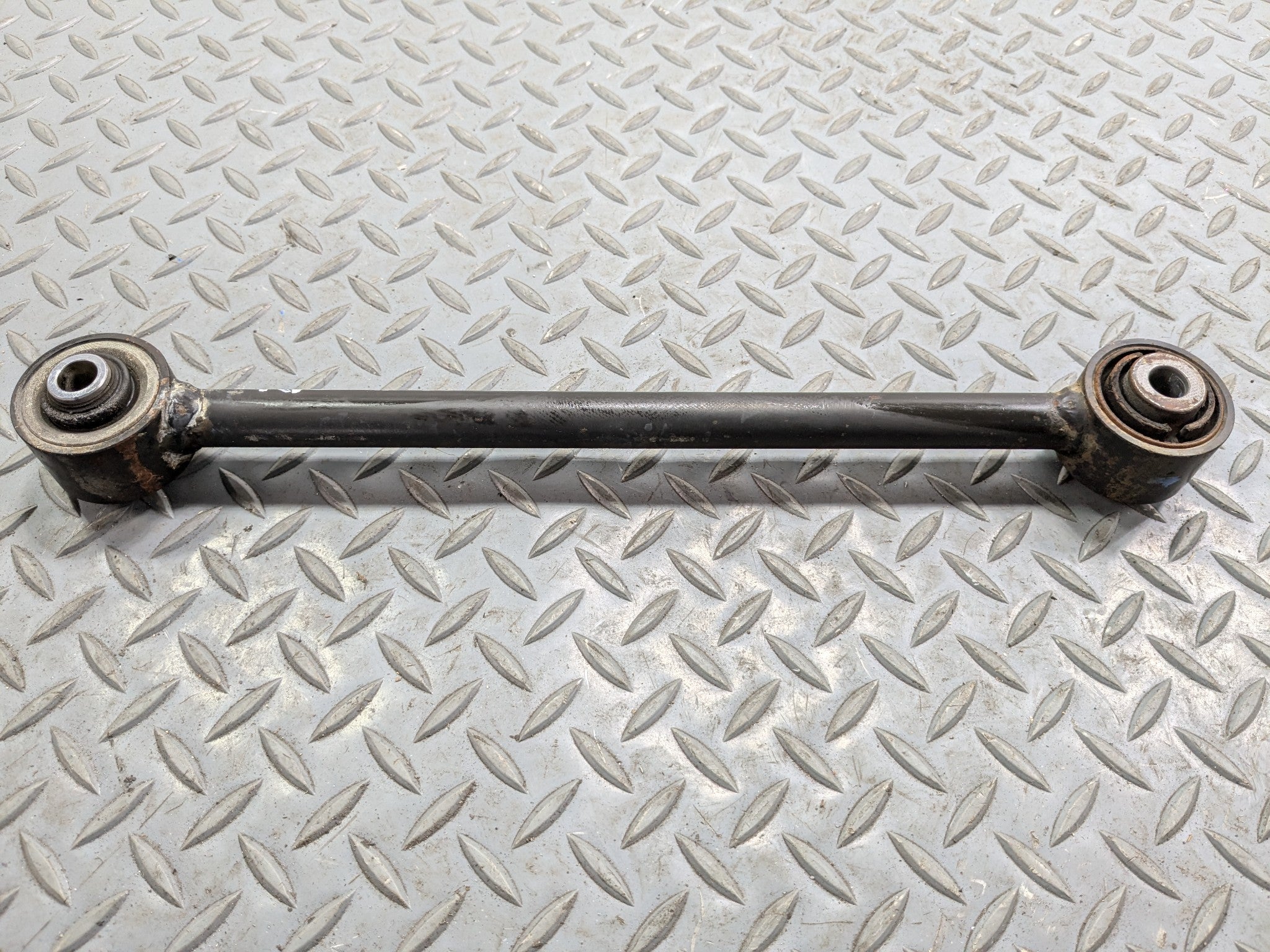 2004 - 2006 OEM ACURA TL REAR LEFT DRIVER SIDE LOWER REARWARD CONTROL ARM