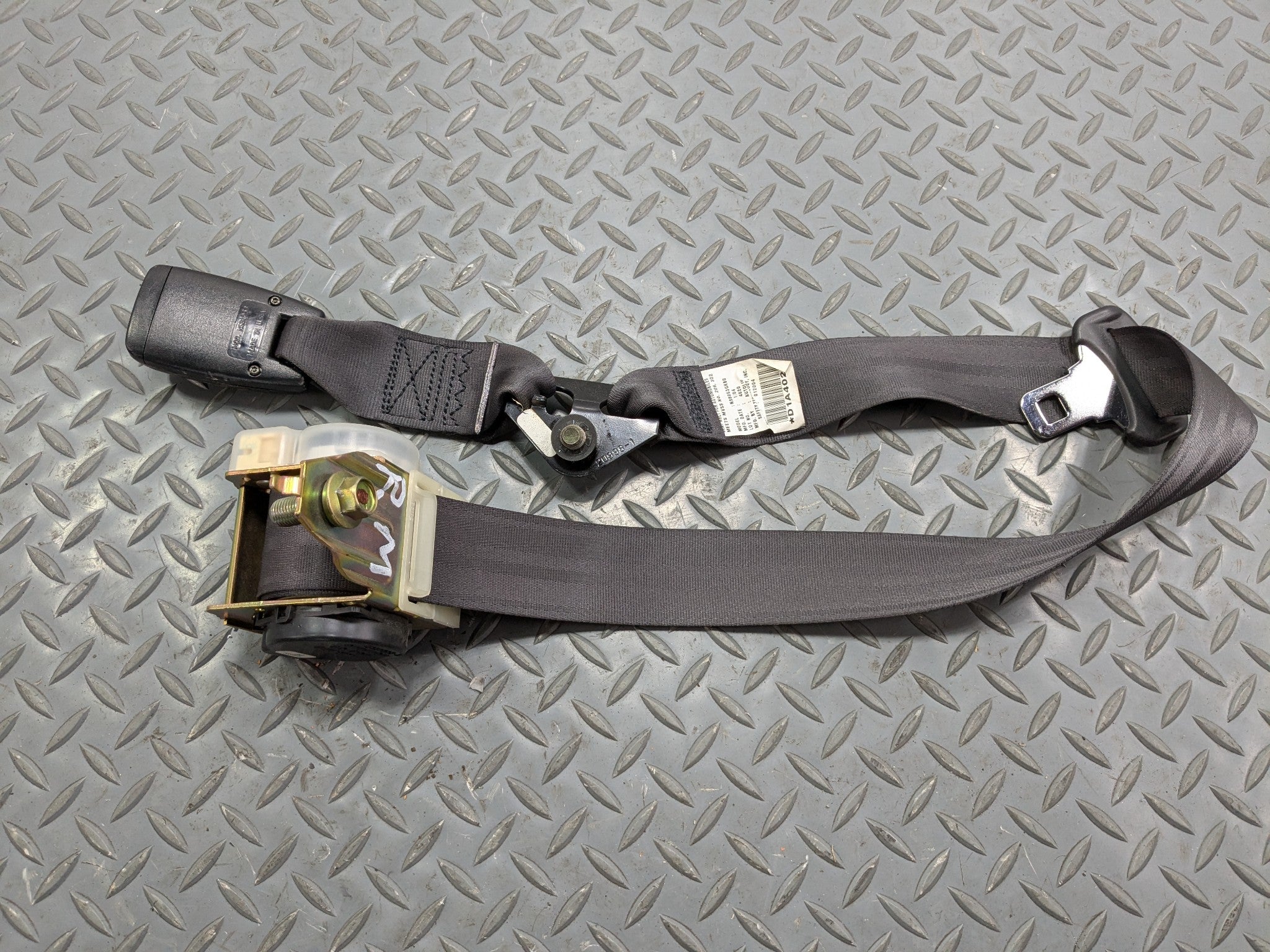 2004 - 2006 OEM ACURA TL REAR CENTER SEAT BELT RETRACTOR ASSEMBLY