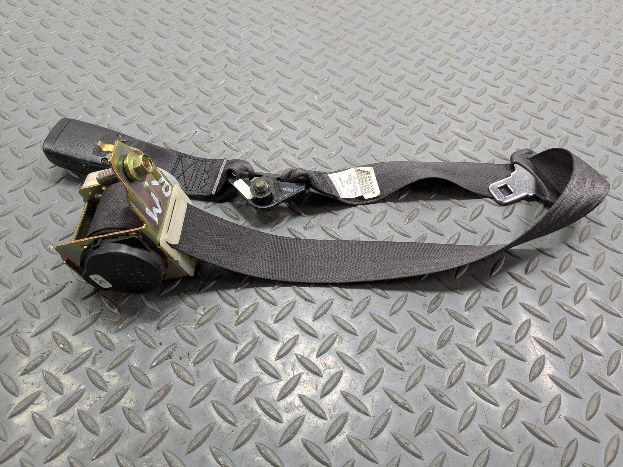 2004 - 2006 OEM ACURA TL REAR CENTER SEAT BELT RETRACTOR ASSEMBLY