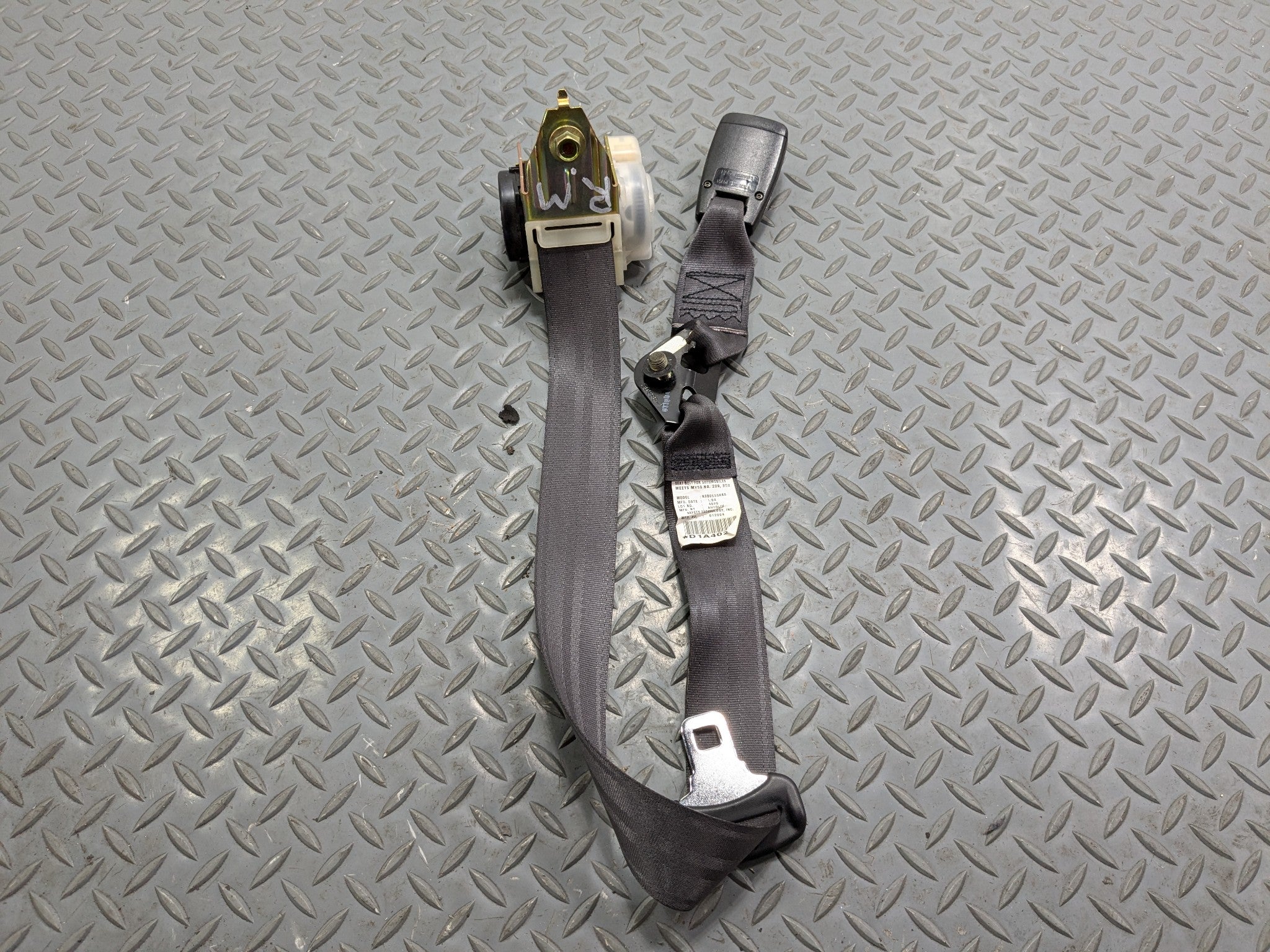 2004 - 2006 OEM ACURA TL REAR CENTER SEAT BELT RETRACTOR ASSEMBLY