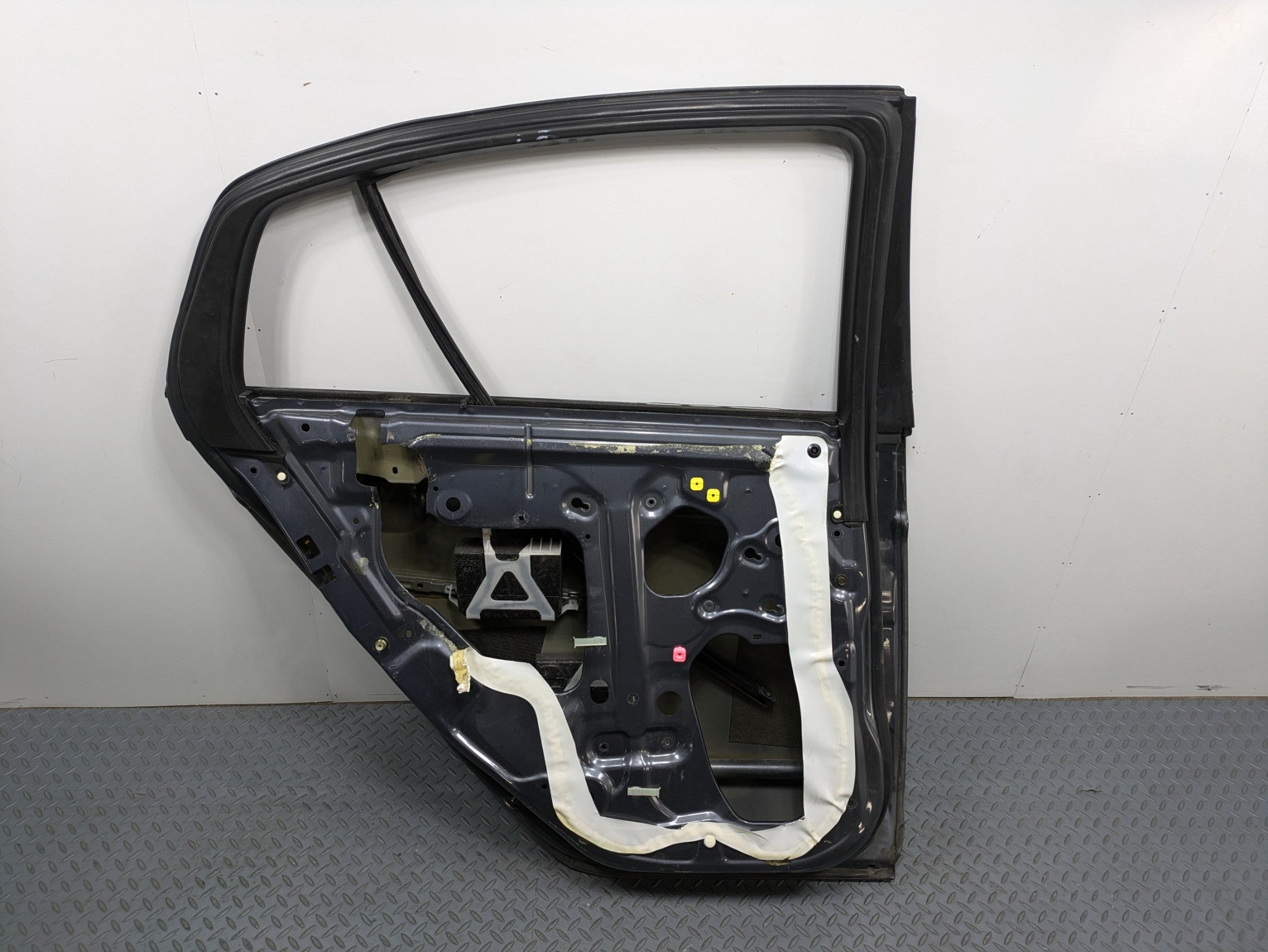 2004 - 2006 OEM ACURA TL REAR LEFT DRIVER SIDE DOOR SHELL PANEL METALLIC GREY
