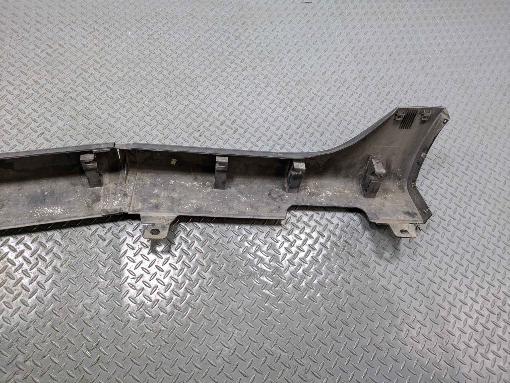 2004 - 2006 OEM ACURA TL RIGHT SIDE EXTERIOR ROCKER BODY MOULDING TRIM
