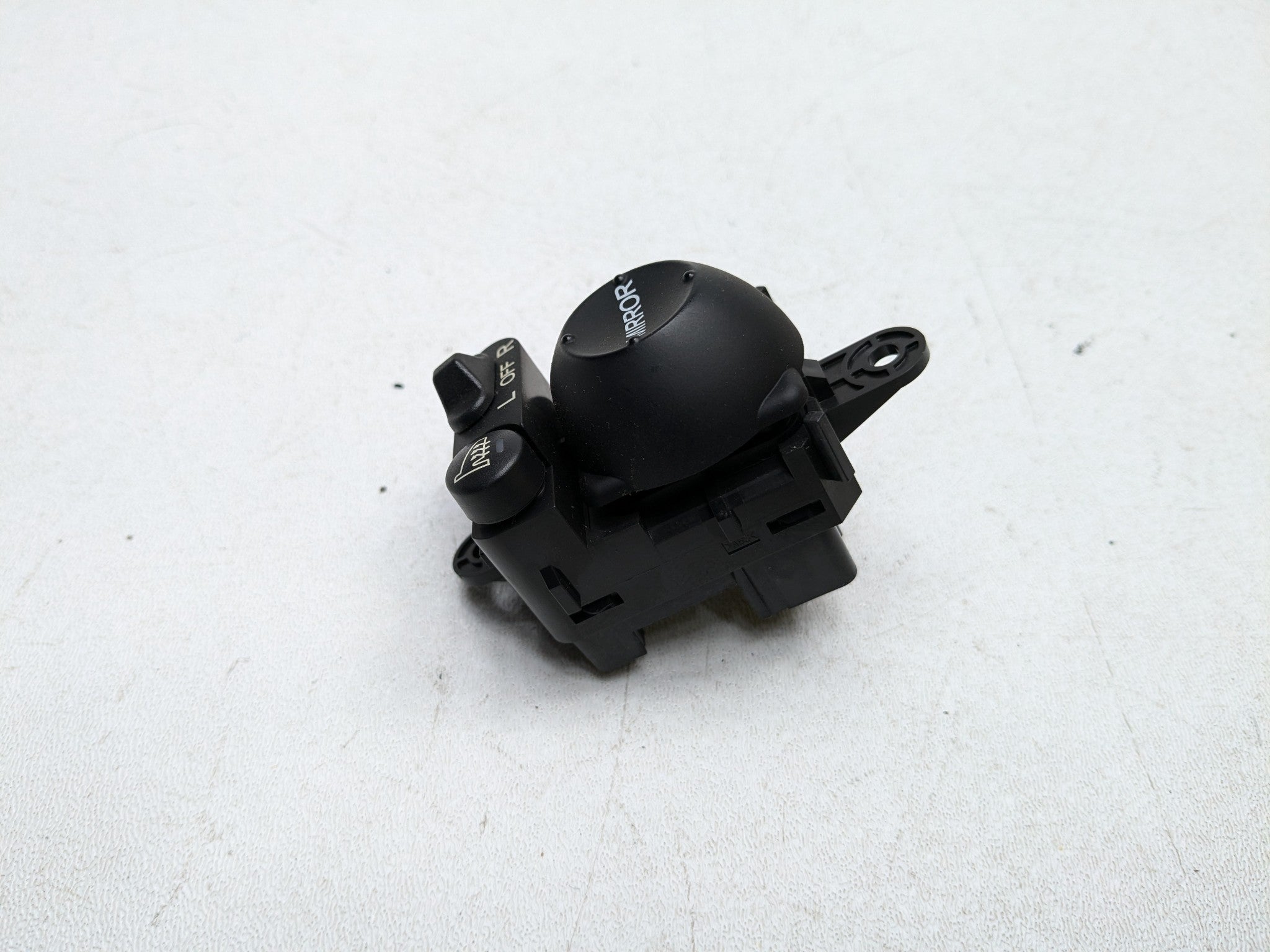 2004 - 2006 OEM ACURA TL FRONT LEFT SIDE POWER MIRROR ADJUSTMENT CONTROL SWITCH