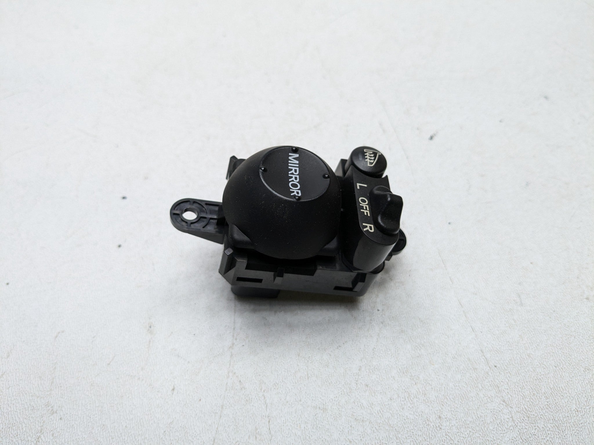 2004 - 2006 OEM ACURA TL FRONT LEFT SIDE POWER MIRROR ADJUSTMENT CONTROL SWITCH