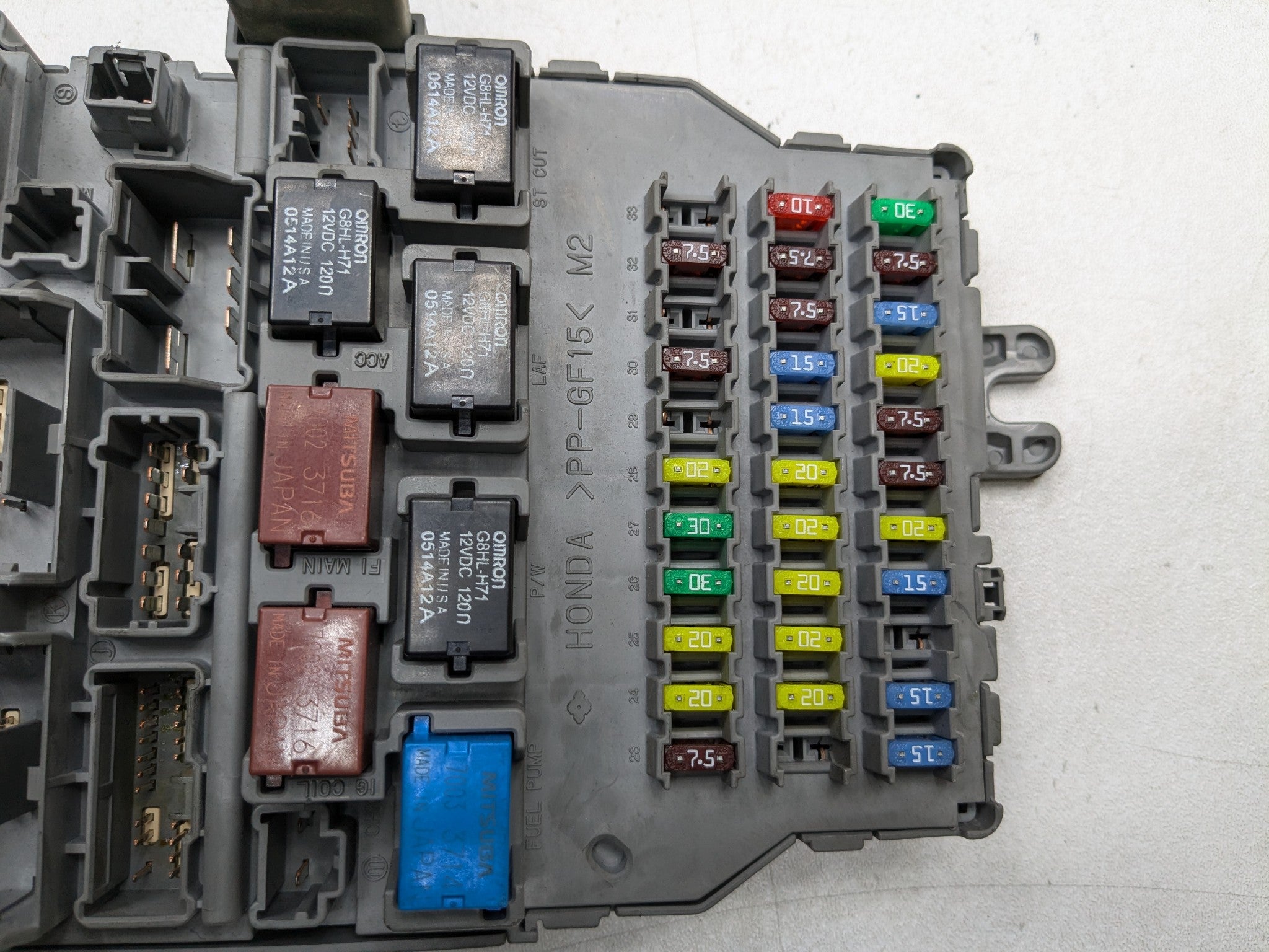 2004 - 2006 OEM ACURA TL INTERIOR RELAY JUNCTION BLOCK CABIN FUSE BOX