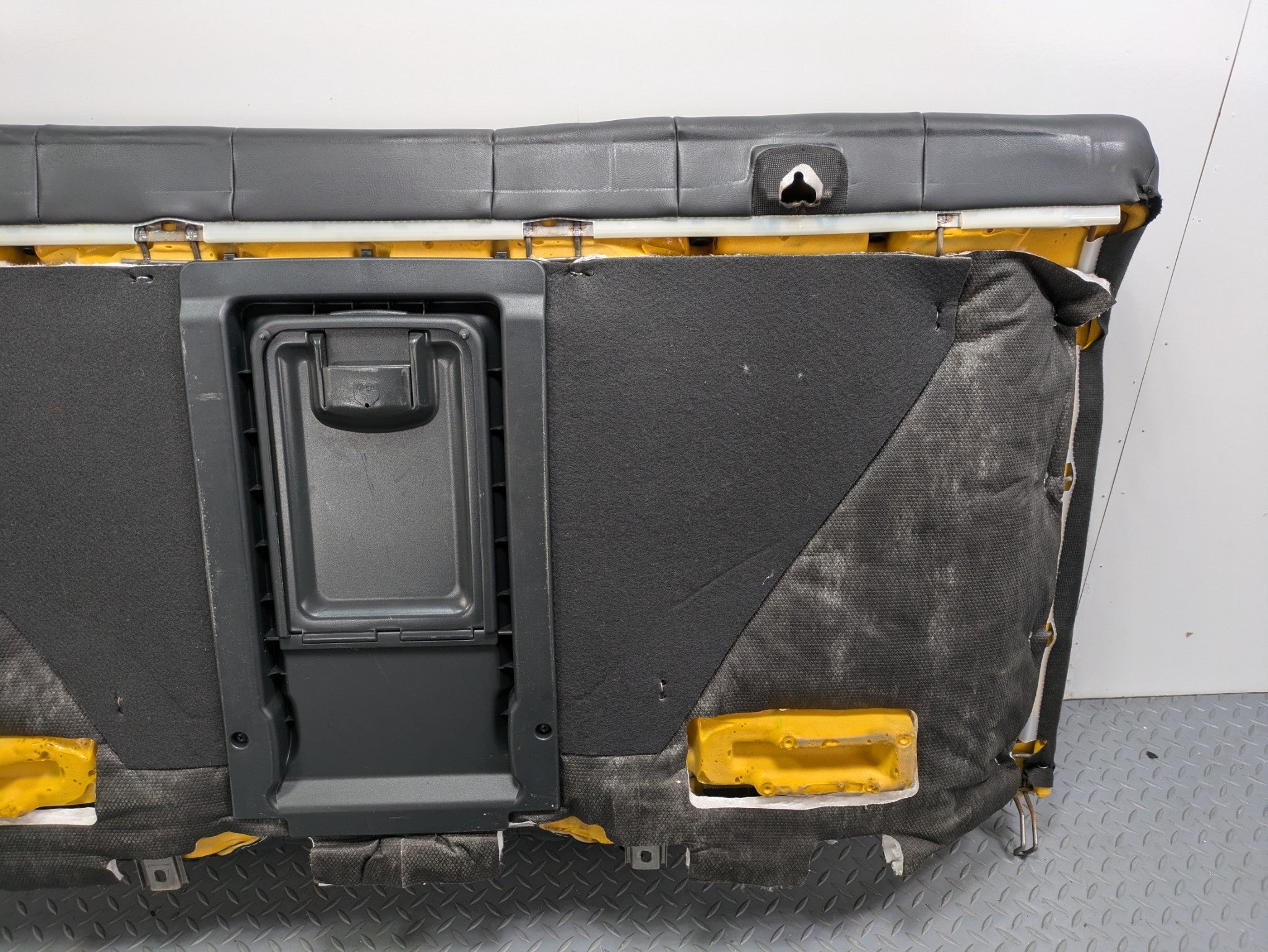 2004 - 2006 OEM ACURA TL REAR UPPER SEAT AND ARMREST ASSEMBLY LEATHER BLACK
