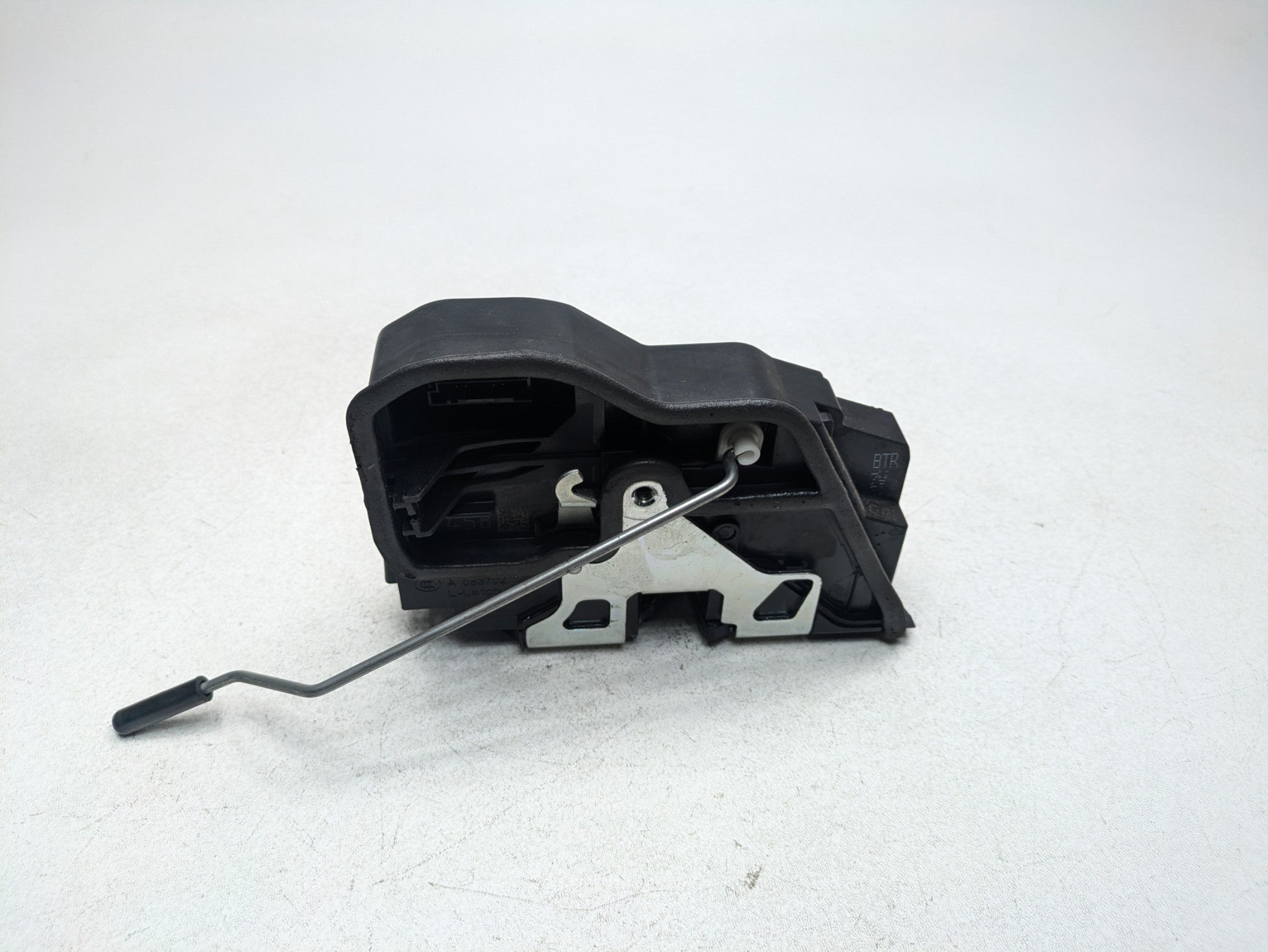 2016 - 2019 OEM BMW 330I FRONT RIGHT PASSENGER SIDE DOOR LATCH LOCK ACTUATOR