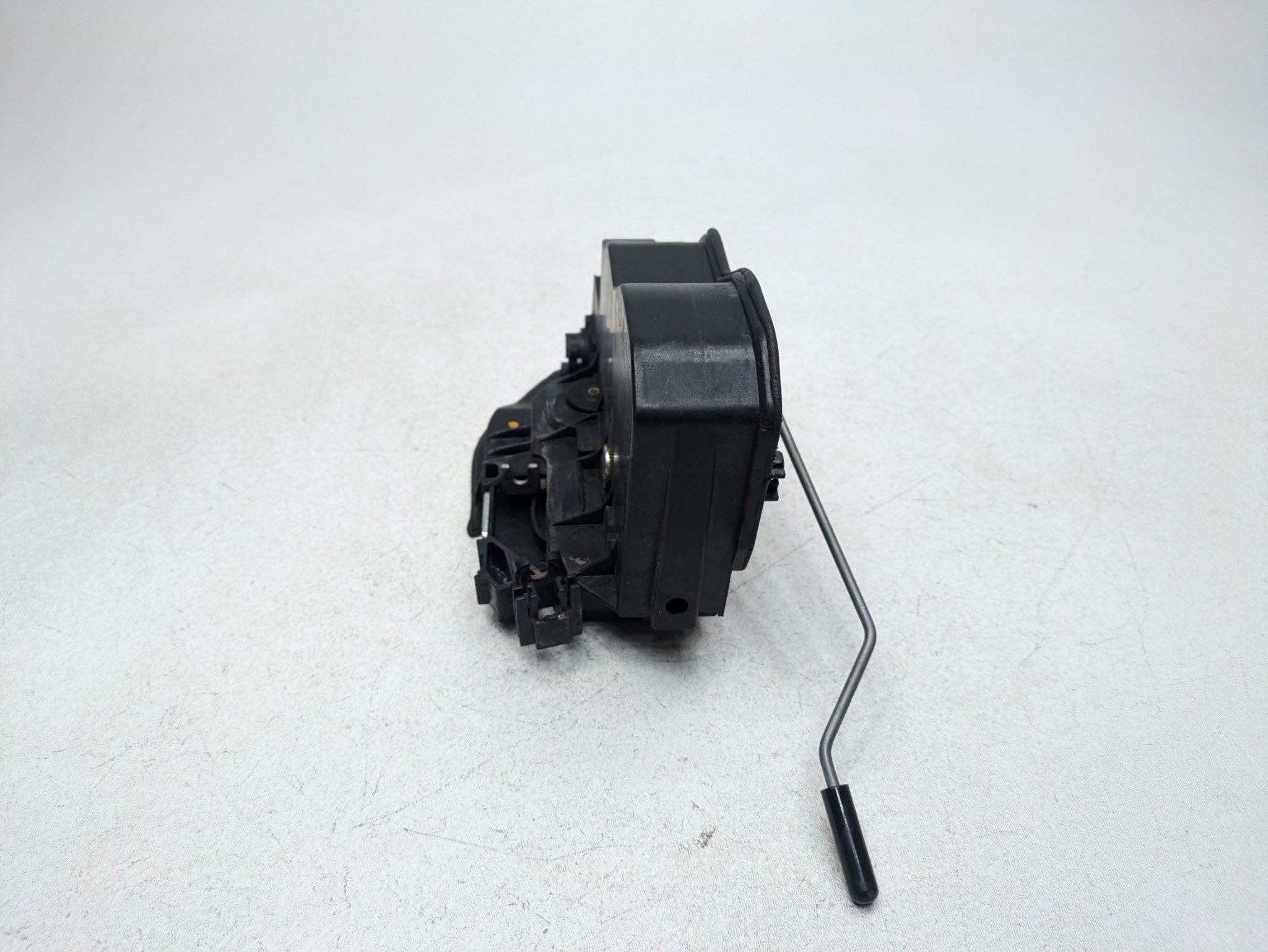 2016 - 2019 OEM BMW 330I FRONT RIGHT PASSENGER SIDE DOOR LATCH LOCK ACTUATOR