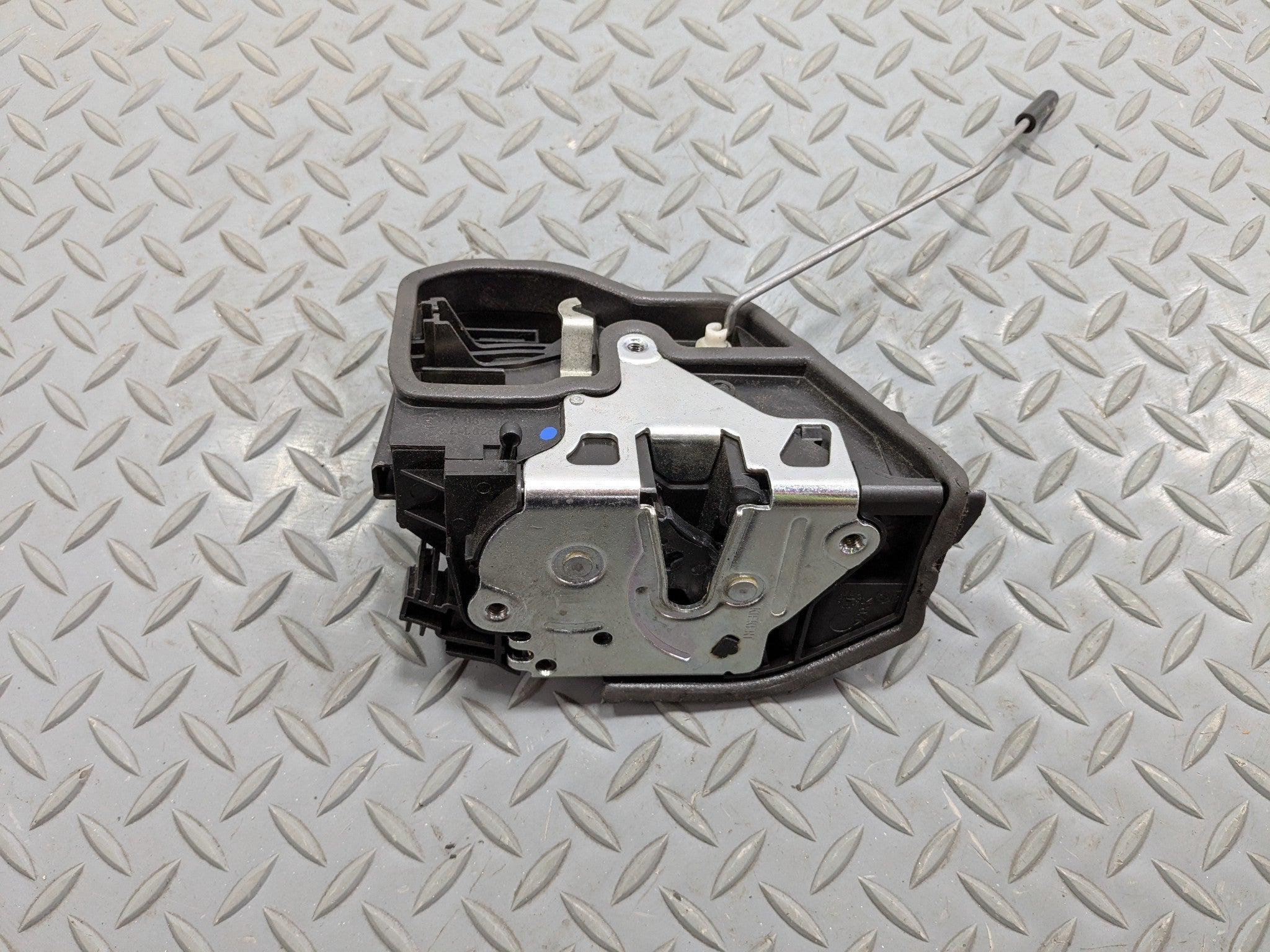 2016 - 2019 OEM BMW 330I REAR RIGHT PASSENGER SIDE DOOR LATCH LOCK ACTUATOR