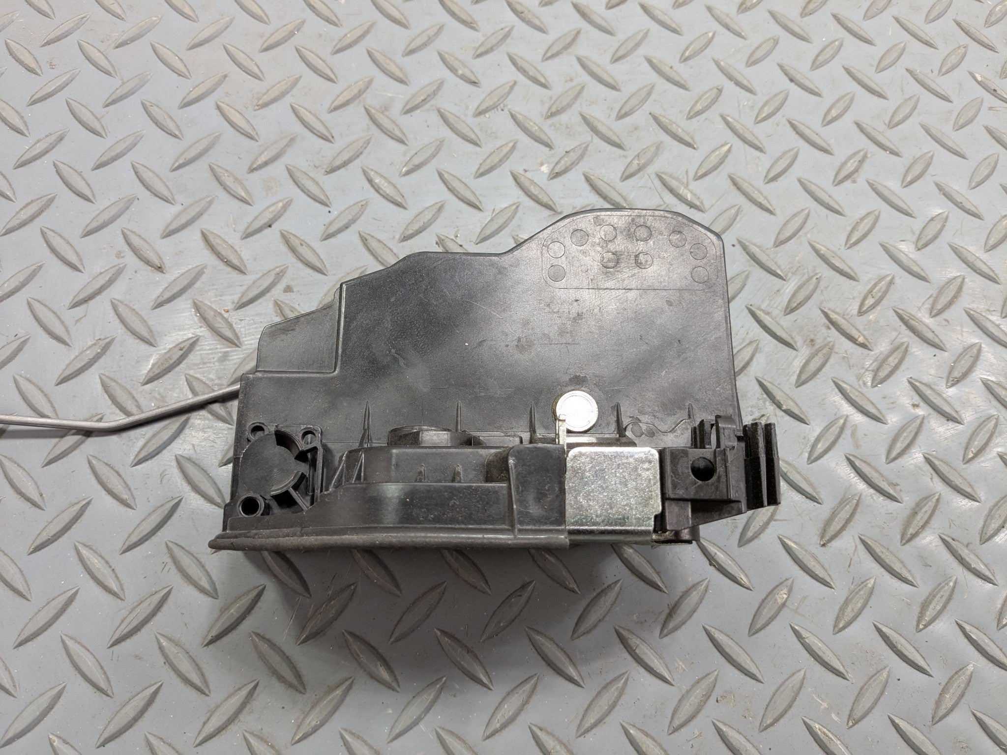 2016 - 2019 OEM BMW 330I REAR RIGHT PASSENGER SIDE DOOR LATCH LOCK ACTUATOR