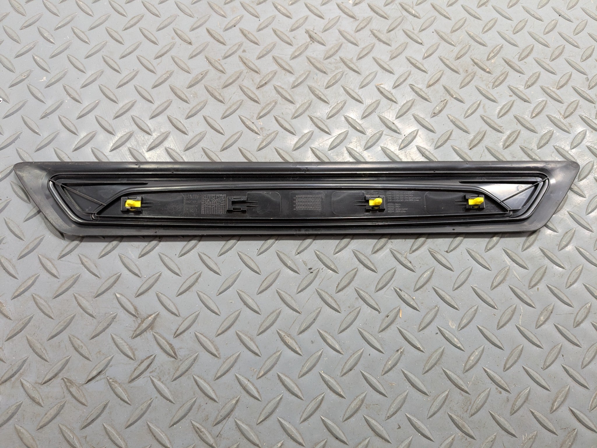 2016 - 2019 OEM BMW 330I FRONT RIGHT PASSENGER SIDE DOOR SILL SCUFF PLATE TRIM