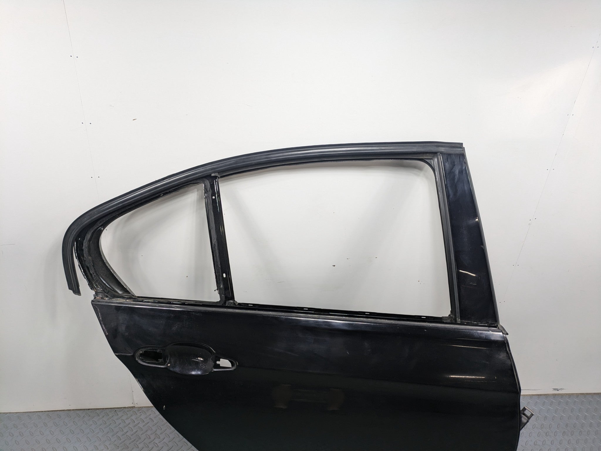 2016 - 2019 OEM BMW 330I REAR RIGHT SIDE DOOR SHELL PANEL BLACK ASSEMBLY