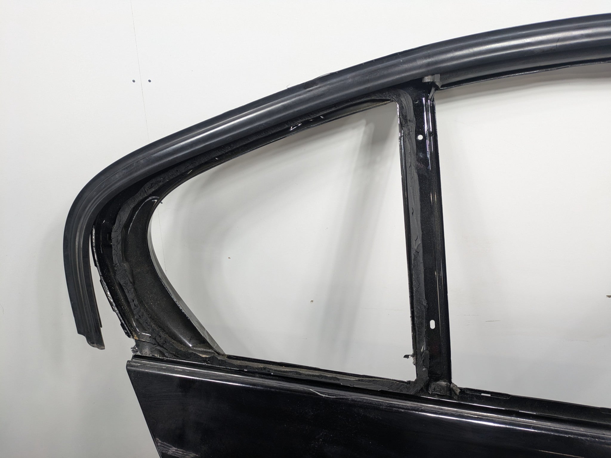 2016 - 2019 OEM BMW 330I REAR RIGHT SIDE DOOR SHELL PANEL BLACK ASSEMBLY