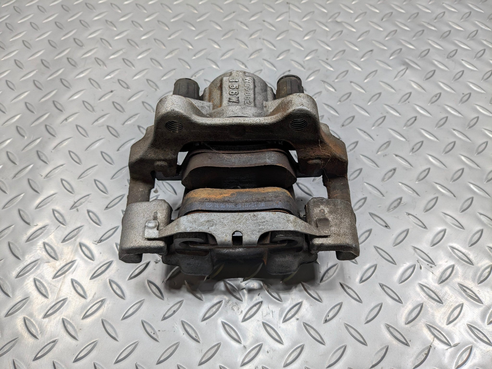 2016 - 2019 OEM BMW 330I REAR LEFT DRIVER SIDE BRAKE CALIPER FITS