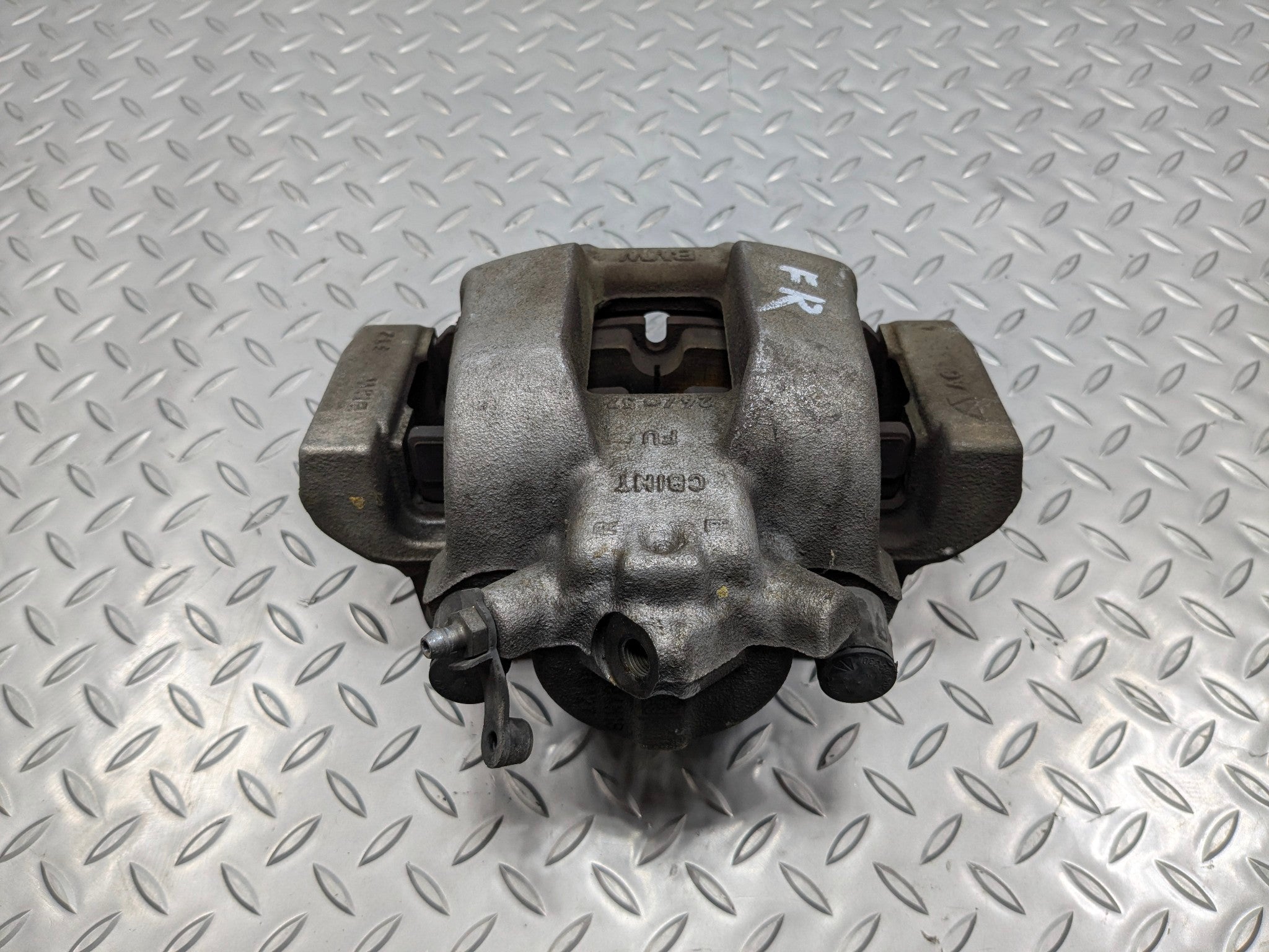 2016 - 2019 OEM BMW 330I FRONT RIGHT PASSENGER SIDE BRAKE CALIPER FITS