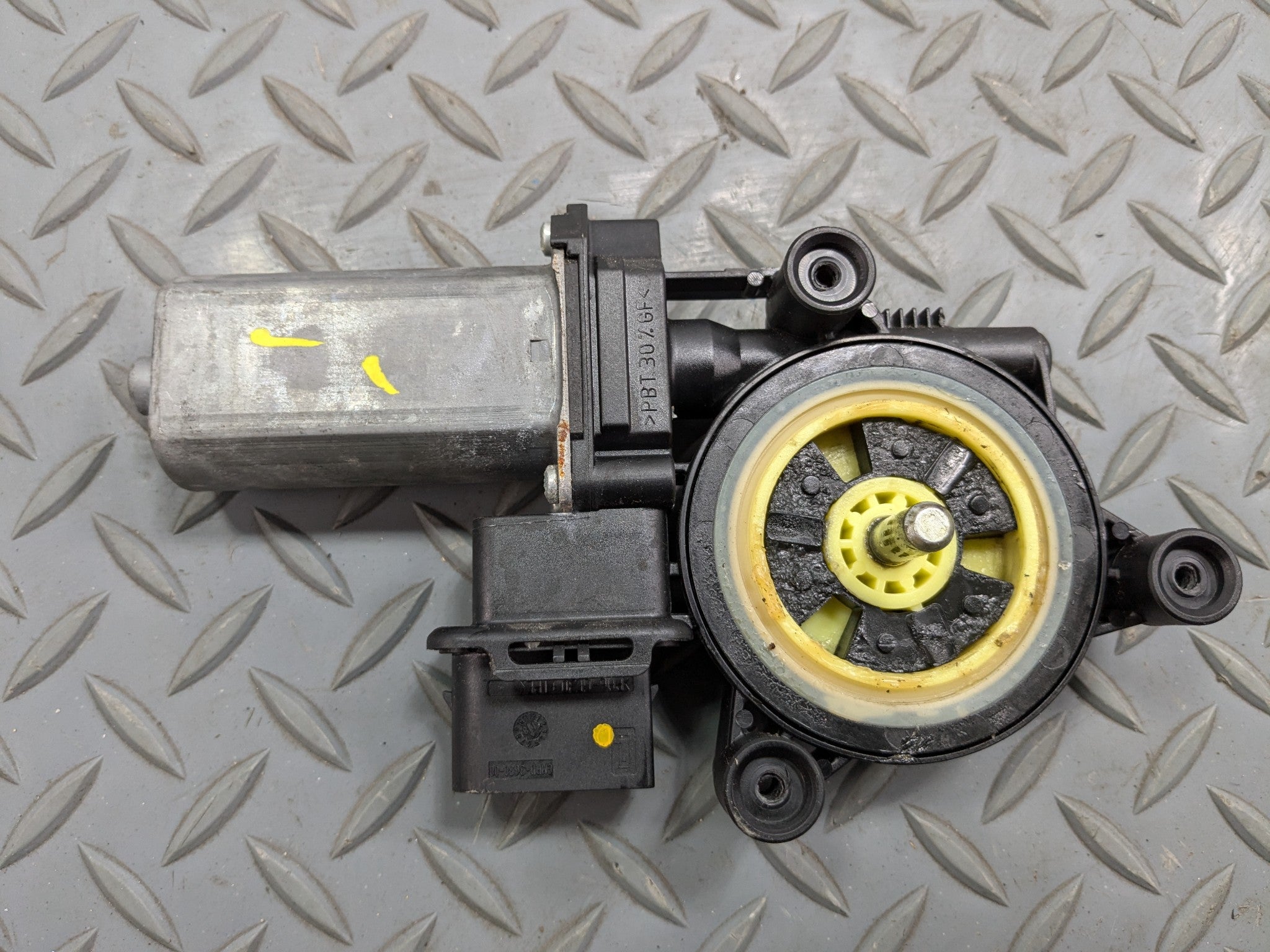 2016 - 2019 OEM BMW 330I FRONT LEFT DRIVER SIDE POWER WINDOW MOTOR ASSEMBLY