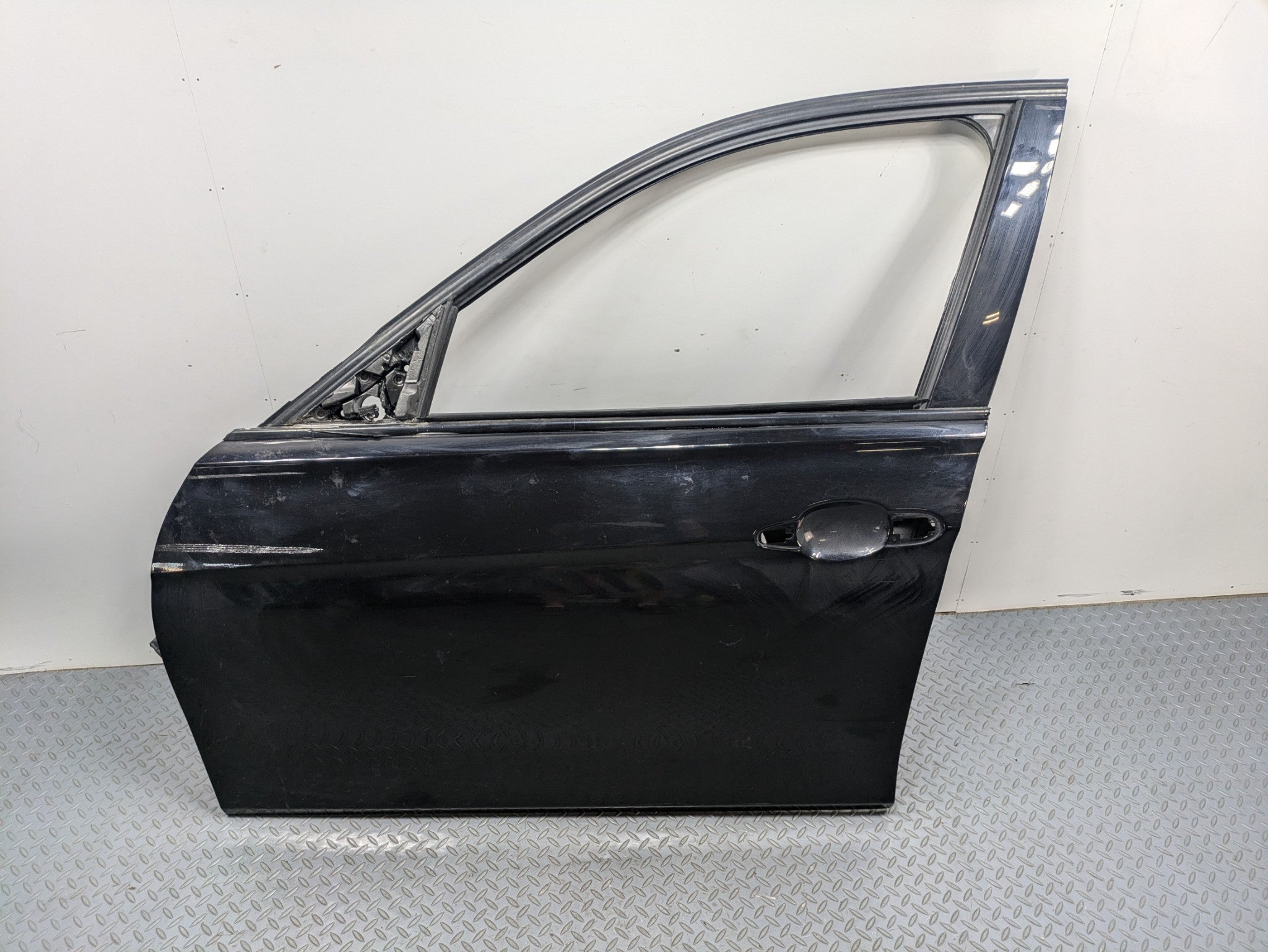 2016 - 2019 OEM BMW 330I FRONT LEFT SIDE DOOR SHELL PANEL BLACK ASSEMBLY
