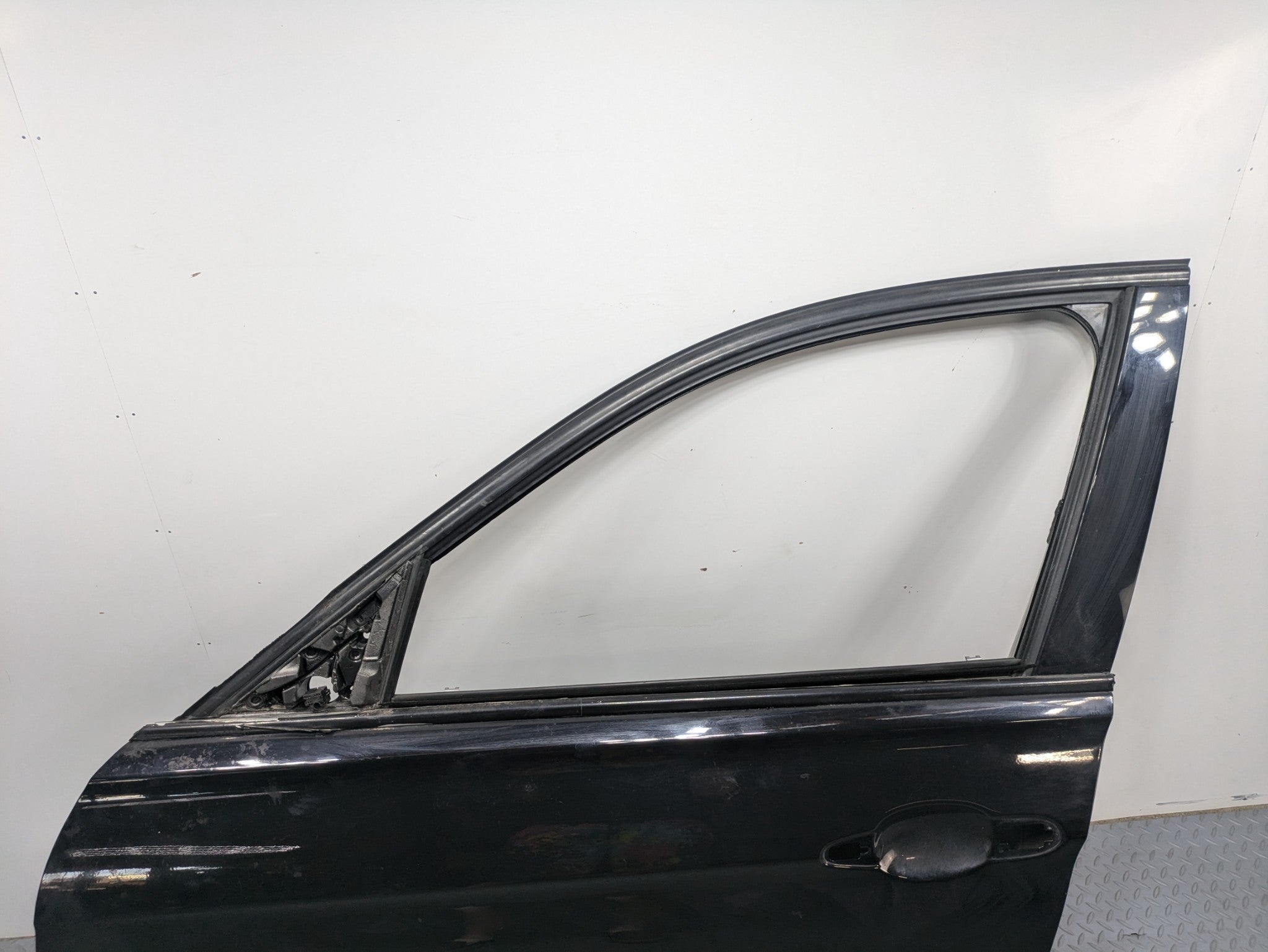 2016 - 2019 OEM BMW 330I FRONT LEFT SIDE DOOR SHELL PANEL BLACK ASSEMBLY