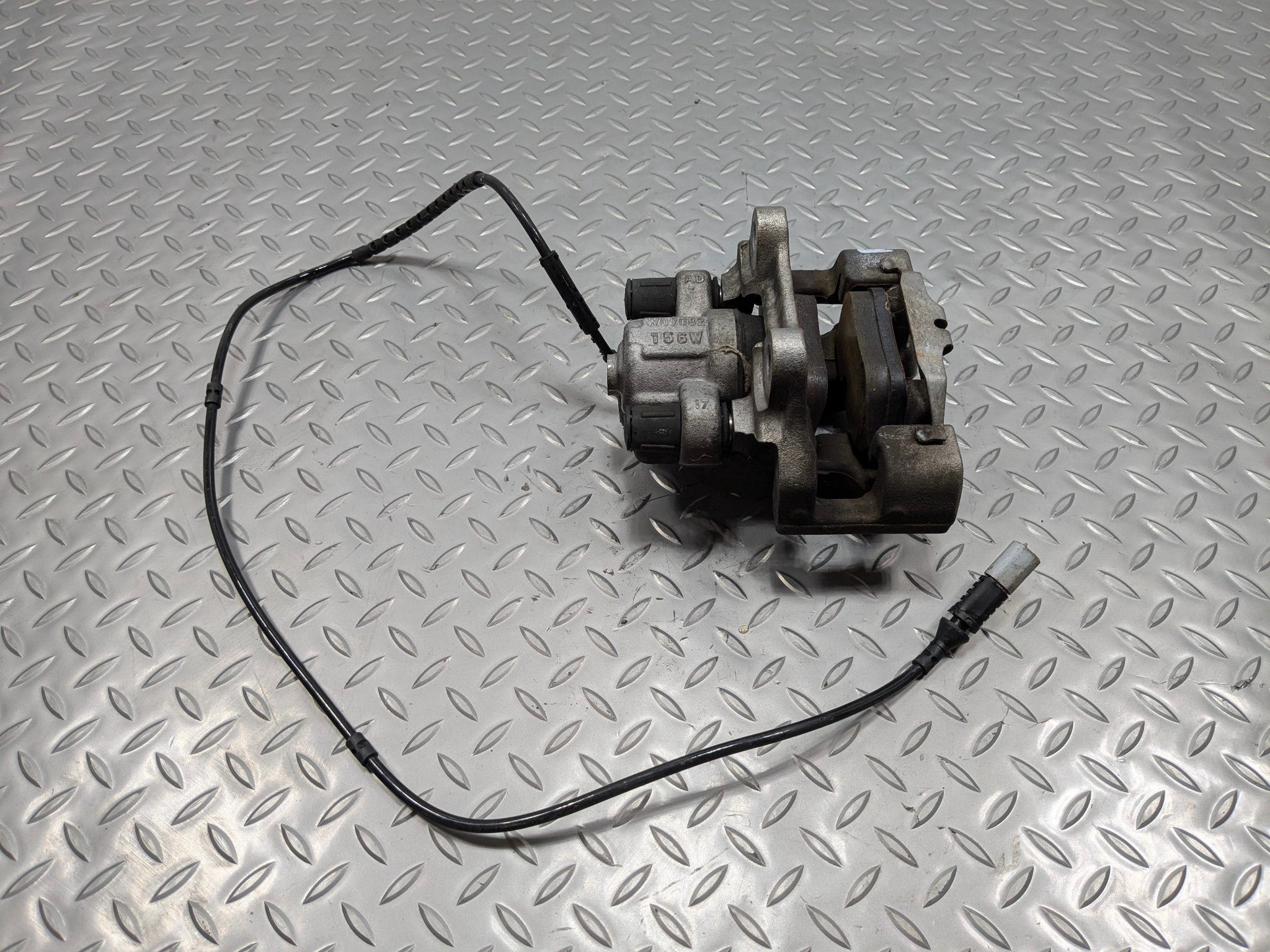 2016 - 2019 OEM BMW 330I REAR RIGHT PASSENGER SIDE BRAKE CALIPER FITS
