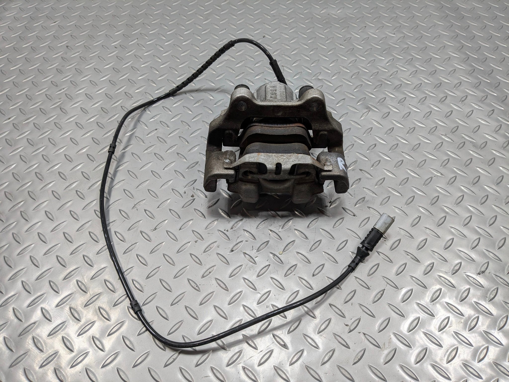 2016 - 2019 OEM BMW 330I REAR RIGHT PASSENGER SIDE BRAKE CALIPER FITS