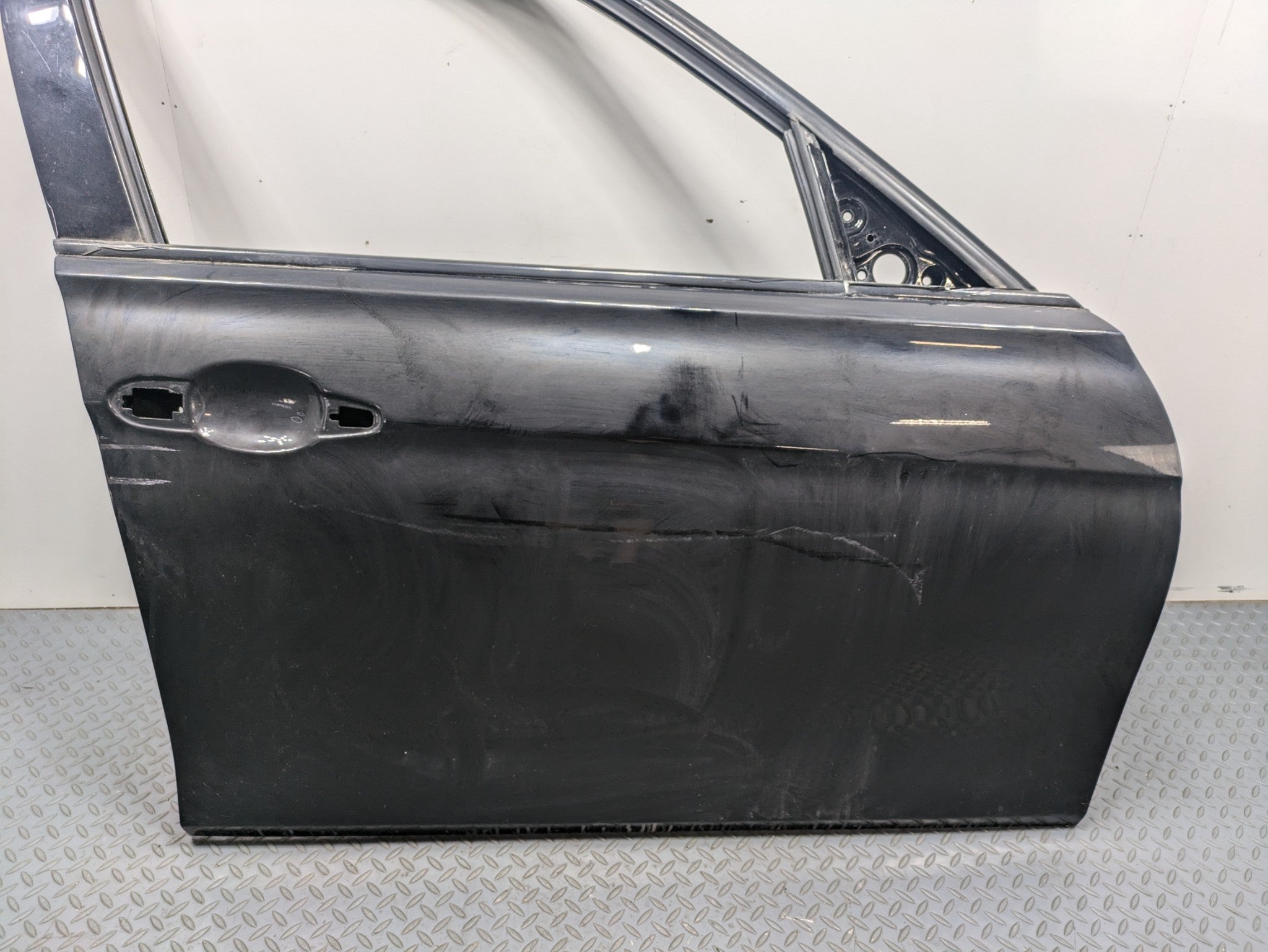 2016 - 2019 OEM BMW 330I FRONT RIGHT SIDE DOOR SHELL PANEL BLACK ASSEMBLY