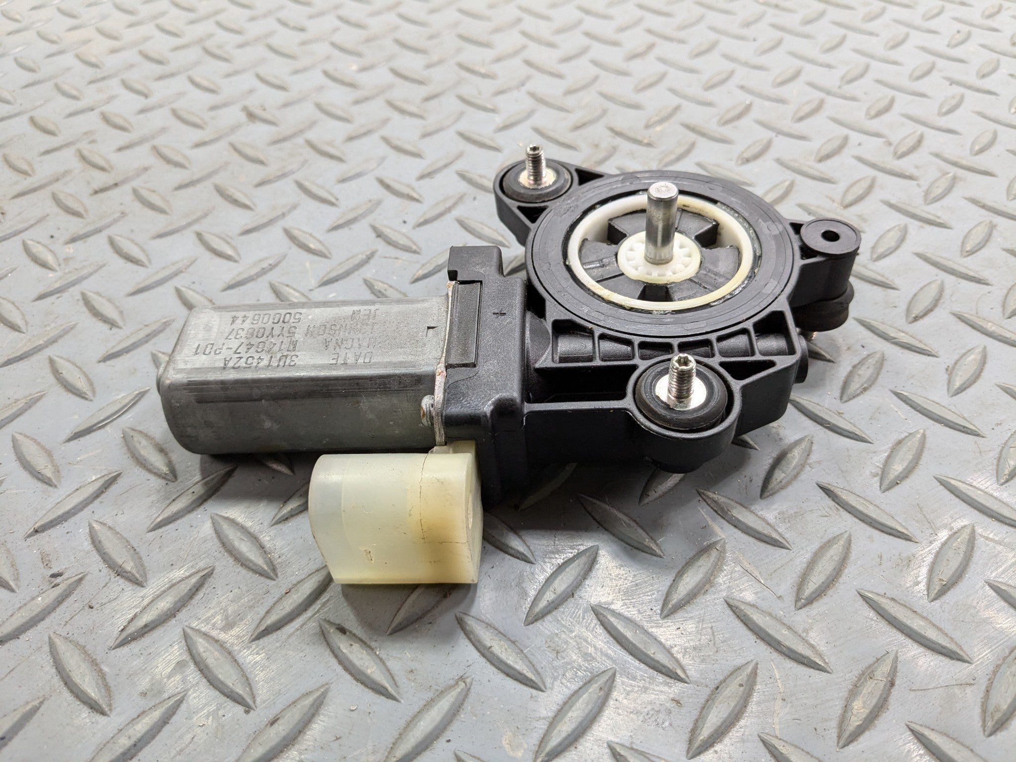 2016 - 2019 OEM BMW 330I REAR RIGHT PASSENGER SIDE POWER WINDOW MOTOR ASSEMBLY