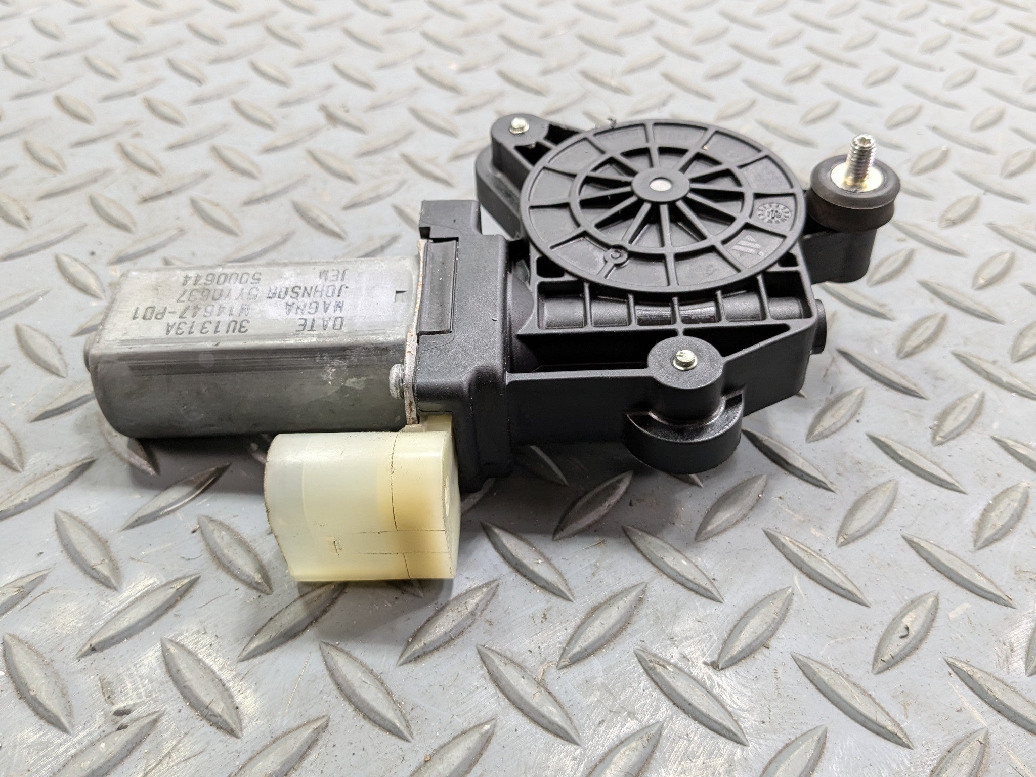 2016 - 2019 OEM BMW 330I REAR LEFT DRIVER SIDE POWER WINDOW MOTOR ASSEMBLY