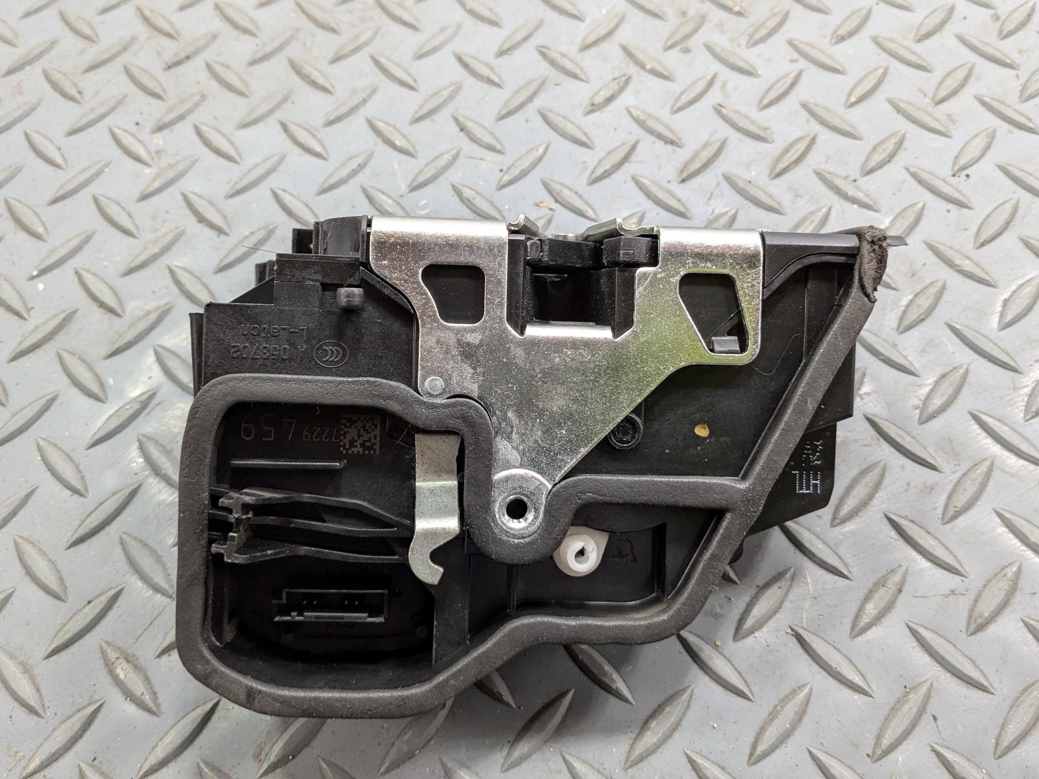 2016 - 2019 OEM BMW 330I REAR LEFT DRIVER SIDE DOOR LATCH LOCK ACTUATOR