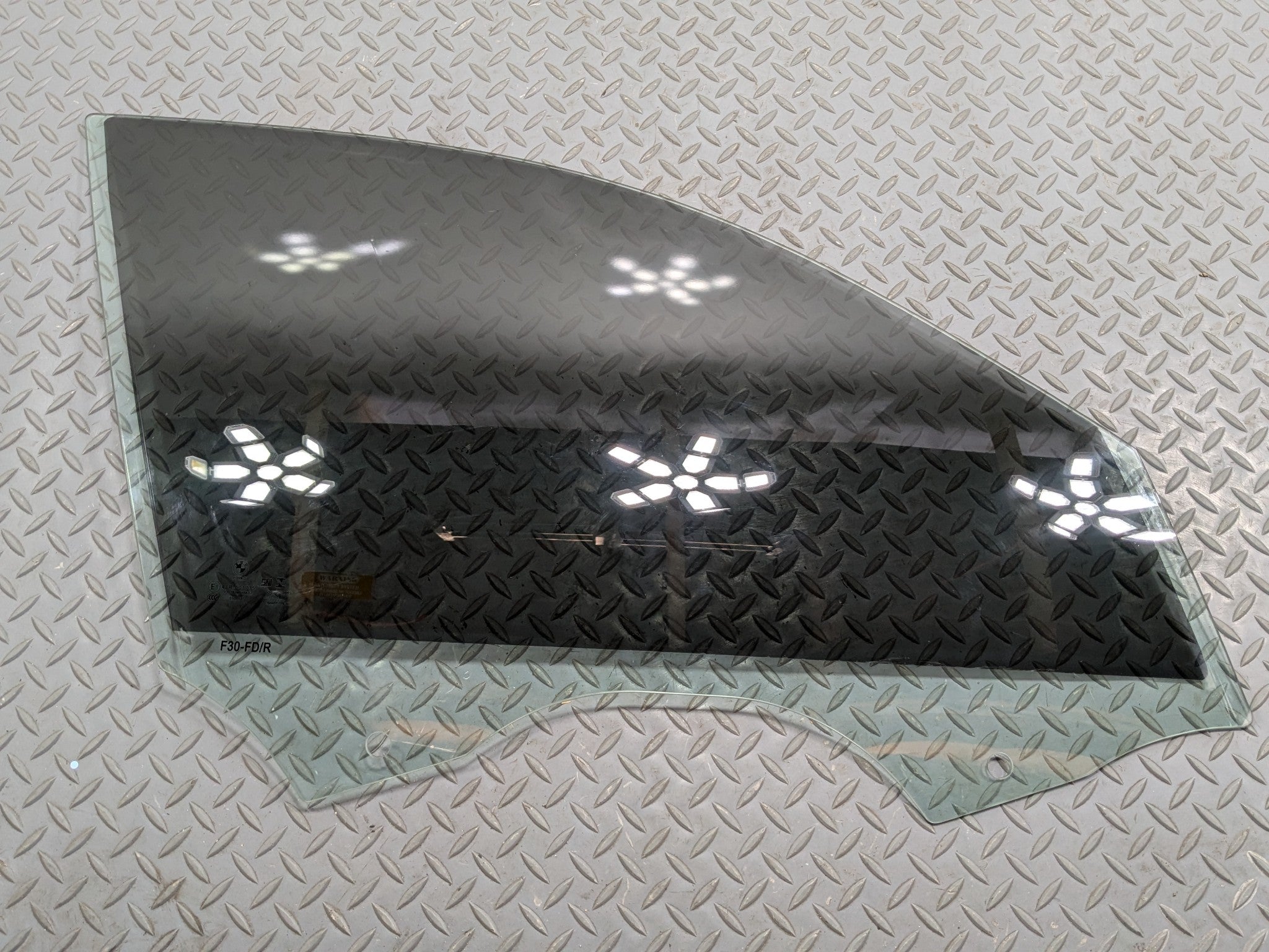 2016 - 2019 OEM BMW 330I FRONT RIGHT PASSENGER SIDE DOOR WINDOW GLASS TINTED