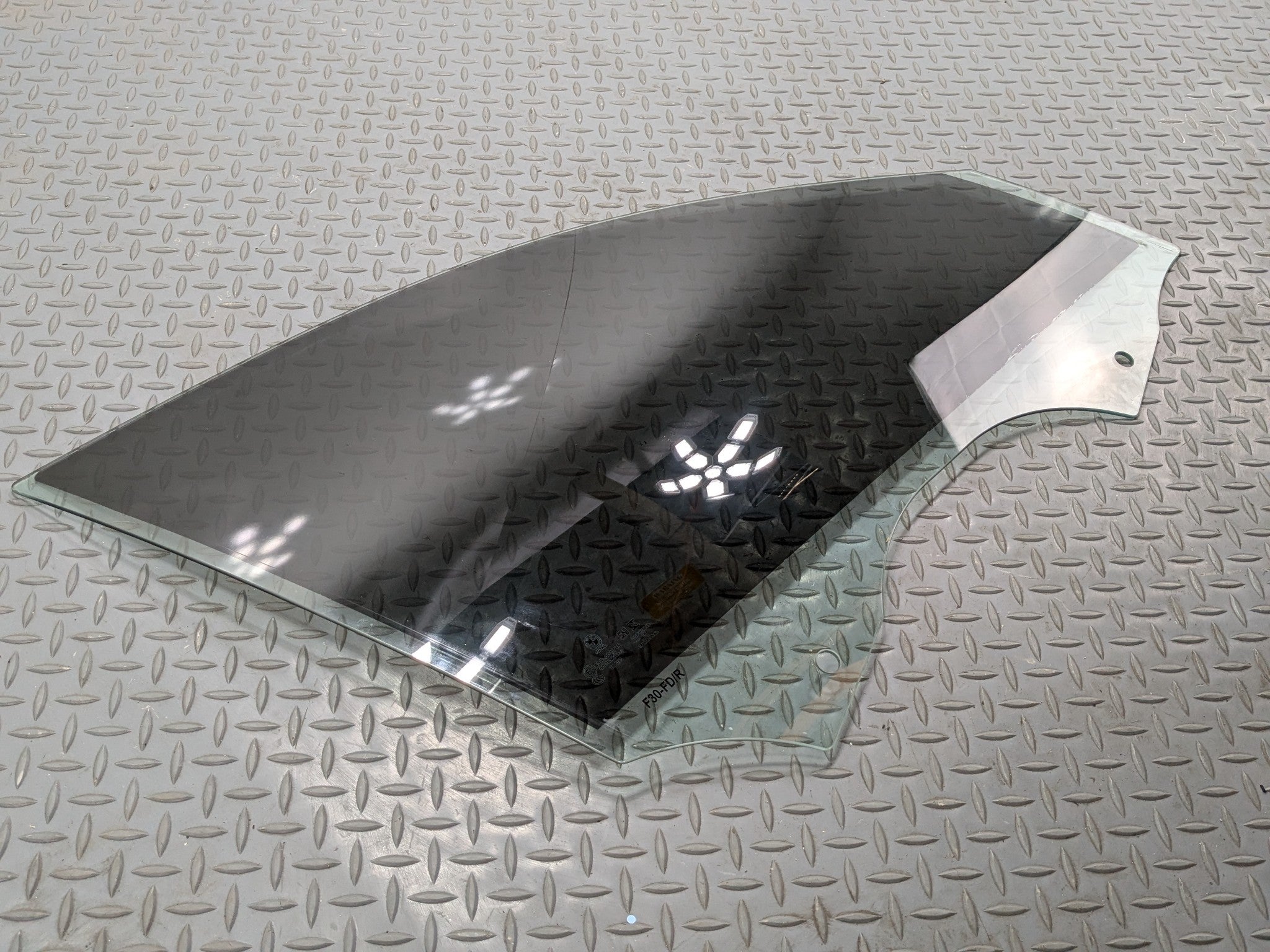 2016 - 2019 OEM BMW 330I FRONT RIGHT PASSENGER SIDE DOOR WINDOW GLASS TINTED