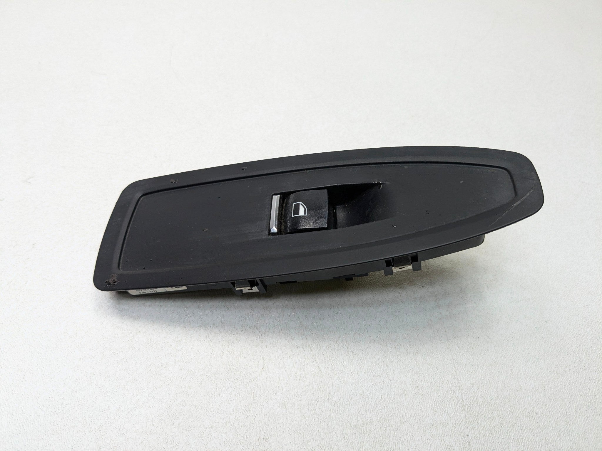 2016 - 2019 OEM BMW 330I FRONT RIGHT DOOR PANEL WINDOW CONTROL SWITCH ASSEMBLY