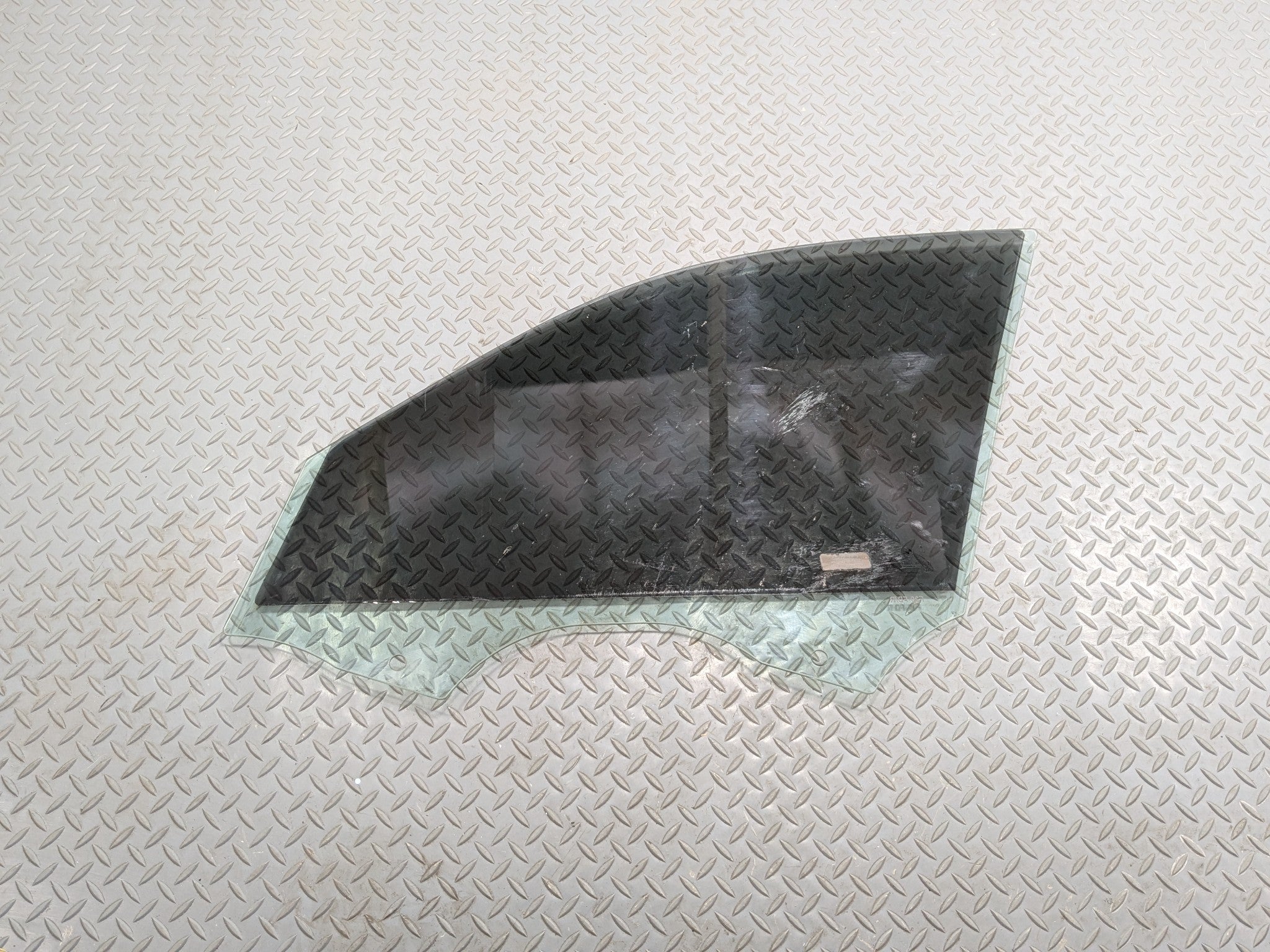2016 - 2019 OEM BMW 330I FRONT RIGHT PASSENGER SIDE DOOR WINDOW GLASS TINTED