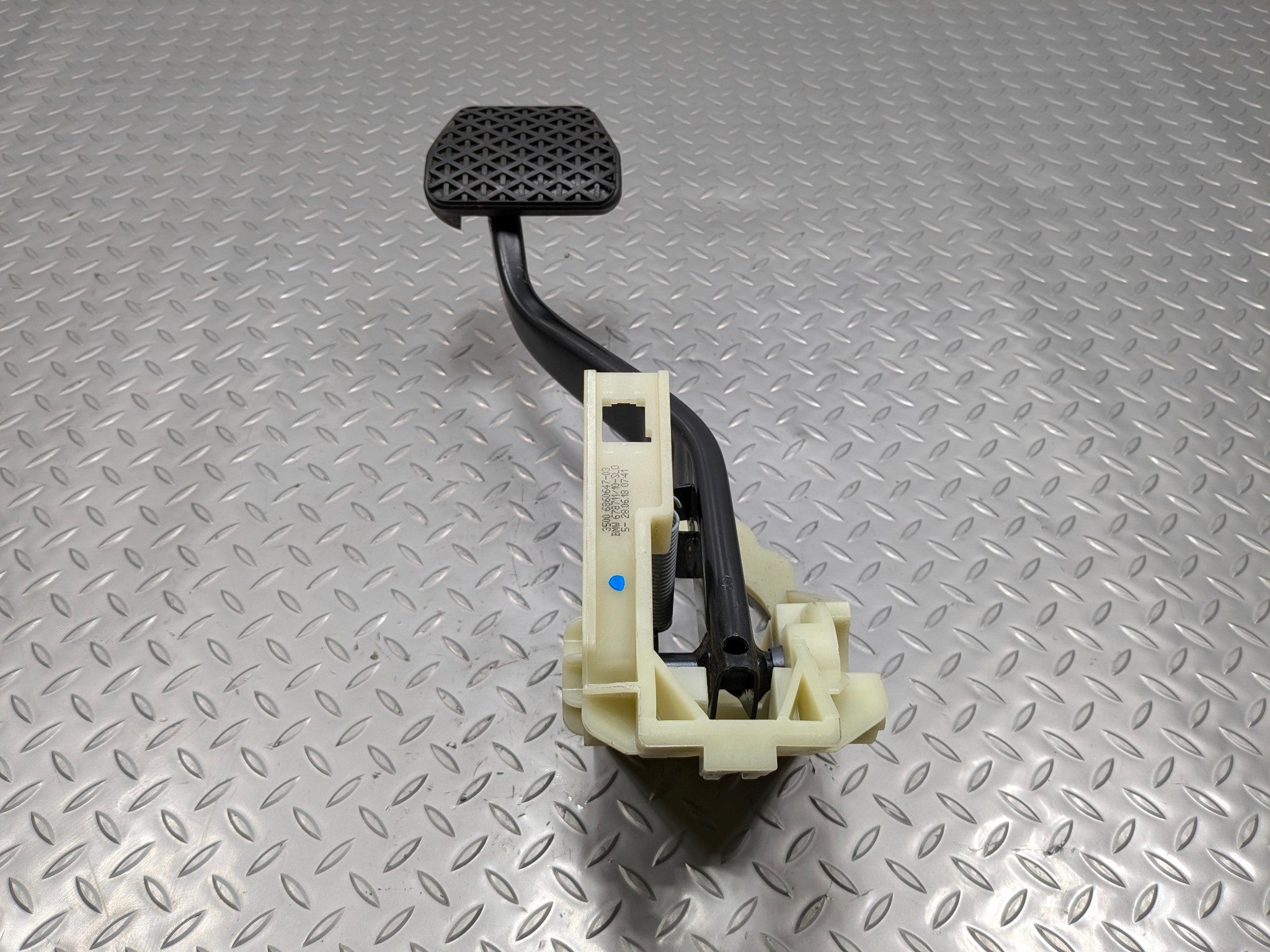 2016 - 2019 OEM BMW 330I FLOOR BRAKE PEDAL WITH SUPPORT MOUNT BRACKET