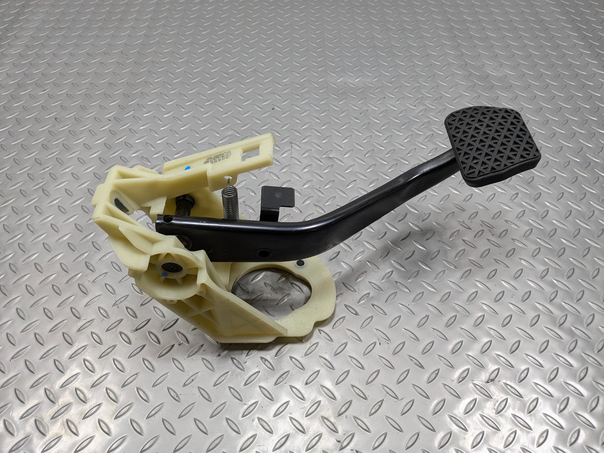 2016 - 2019 OEM BMW 330I FLOOR BRAKE PEDAL WITH SUPPORT MOUNT BRACKET