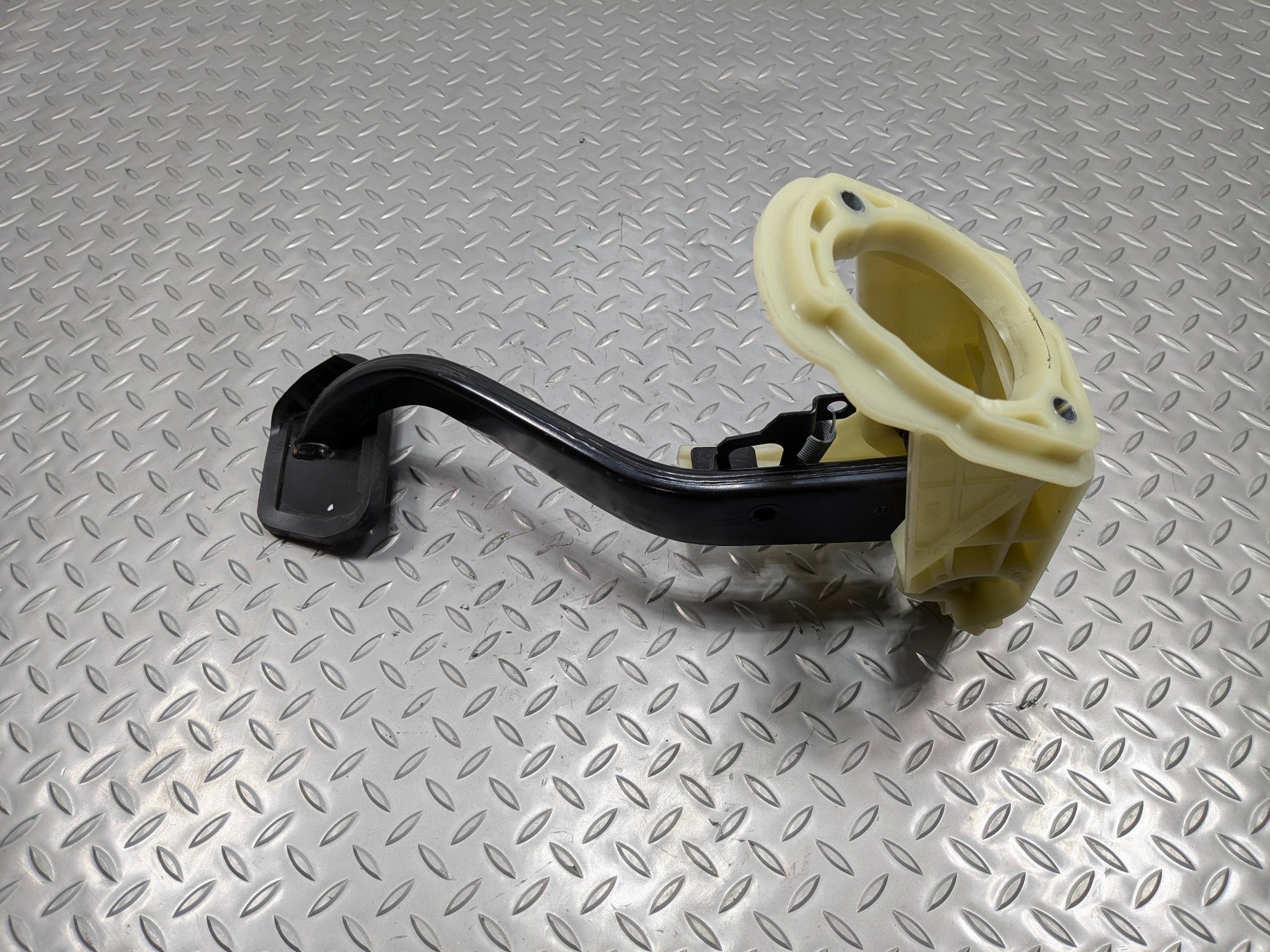 2016 - 2019 OEM BMW 330I FLOOR BRAKE PEDAL WITH SUPPORT MOUNT BRACKET