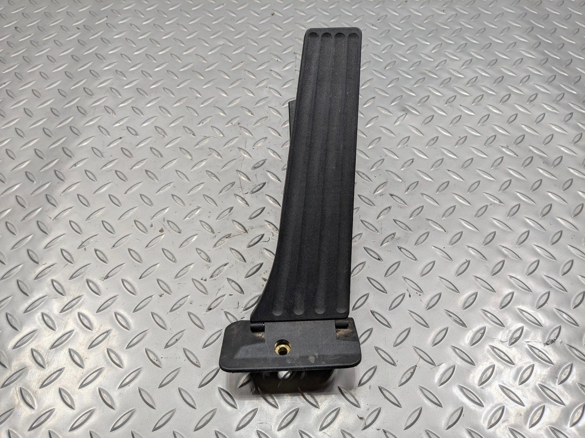 2016 - 2019 OEM BMW 330I GAS ACCELERATOR THROTTLE FOOT PEDAL ASSEMBLY